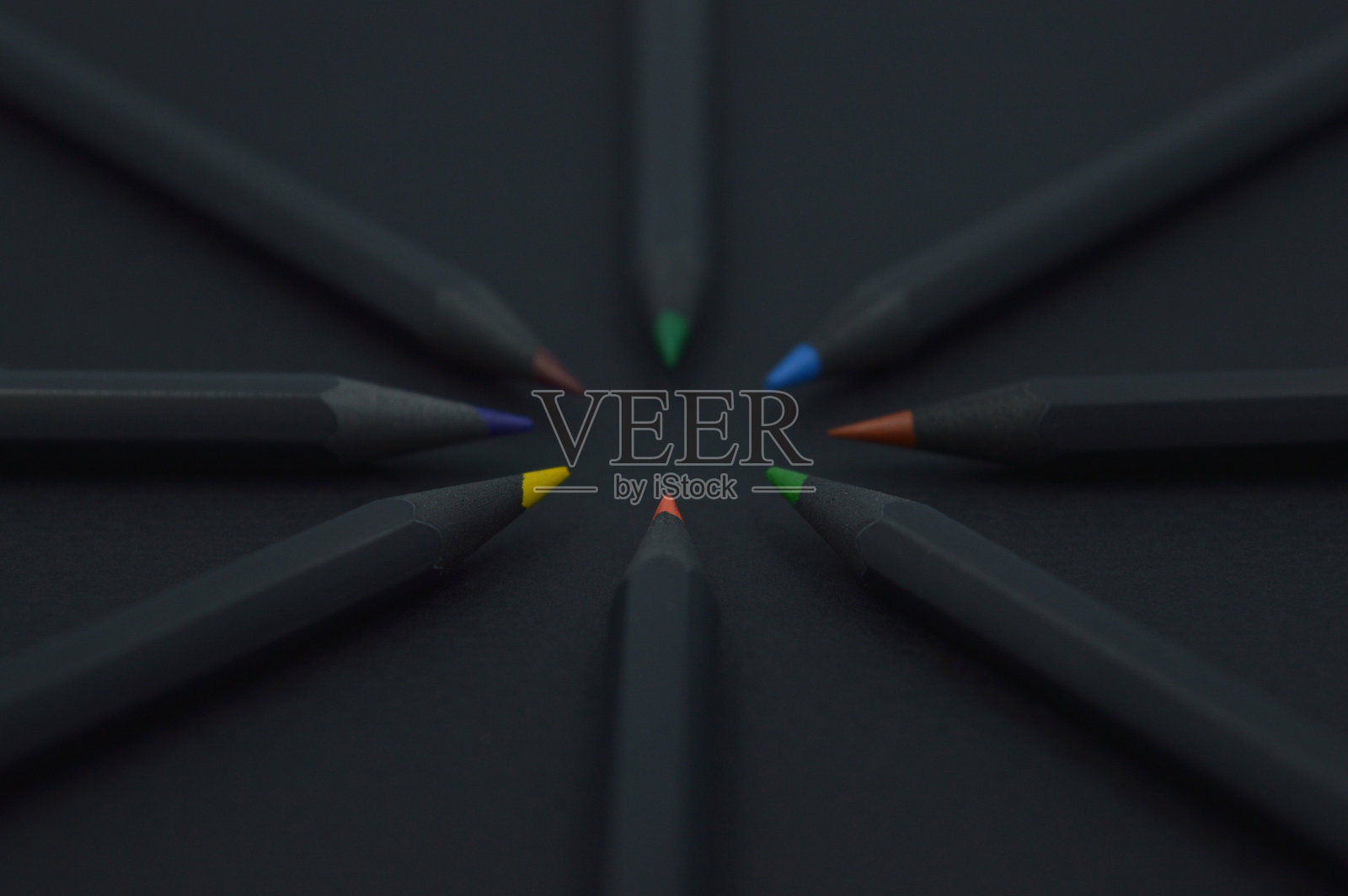 蜡笔相互对抗照片摄影图片