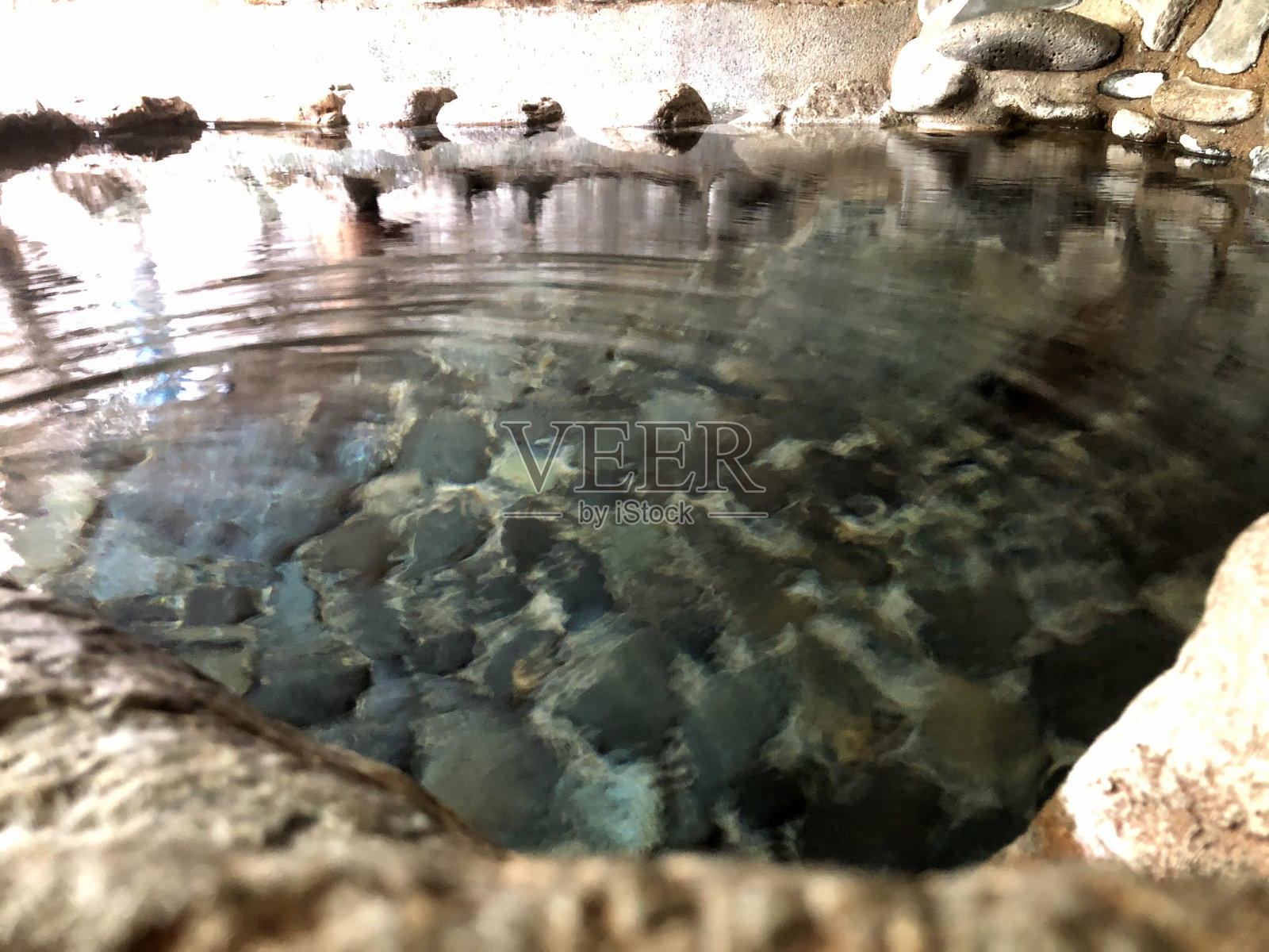 露天洗澡照片摄影图片