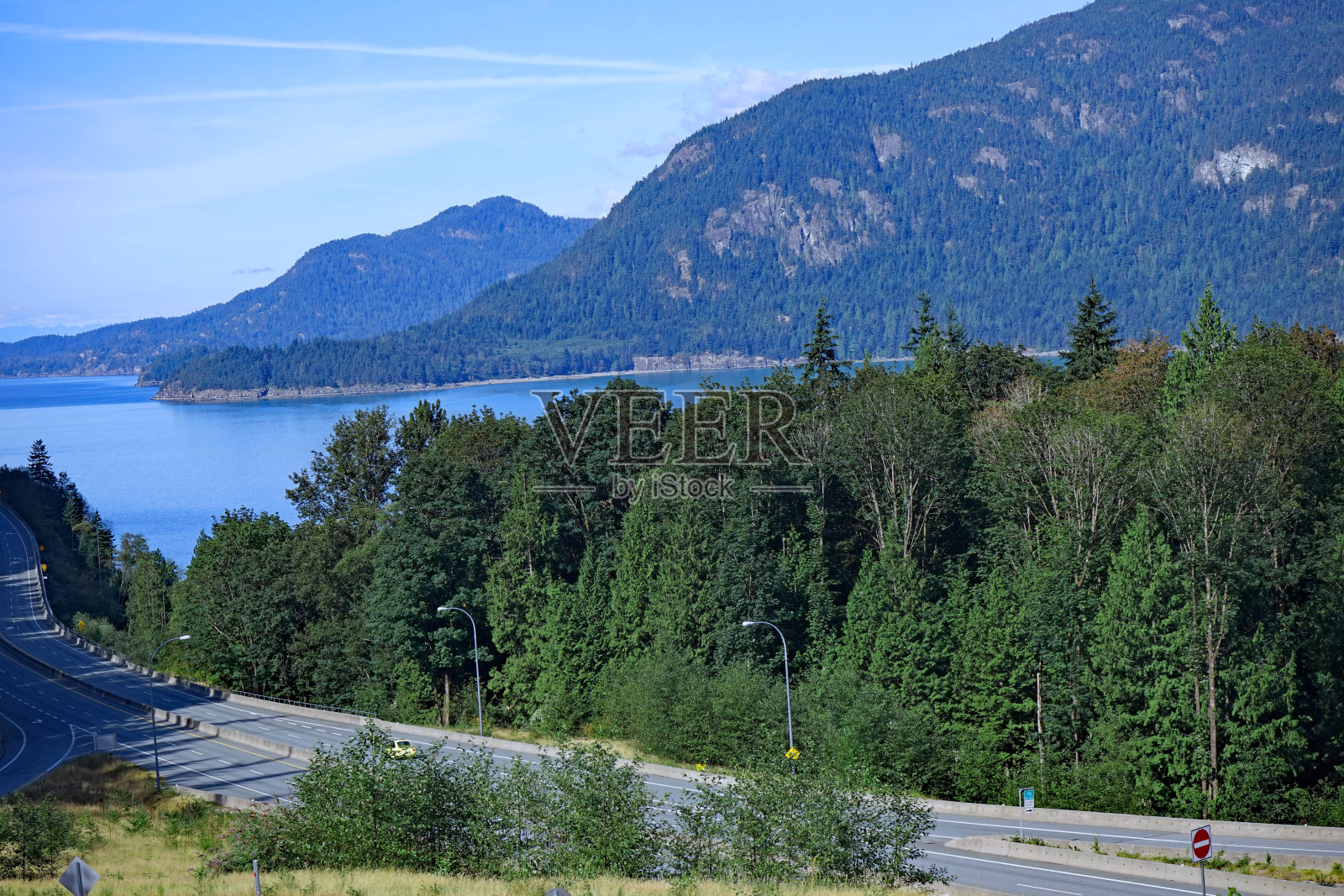 不列颠哥伦比亚省风景优美的沿海高速公路照片摄影图片