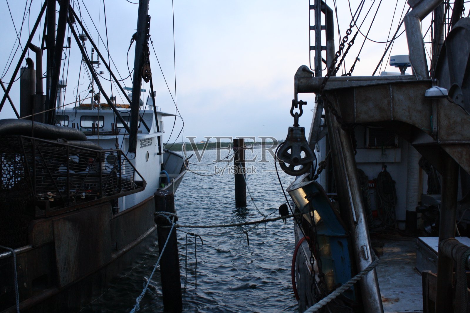 在钓鱼照片摄影图片