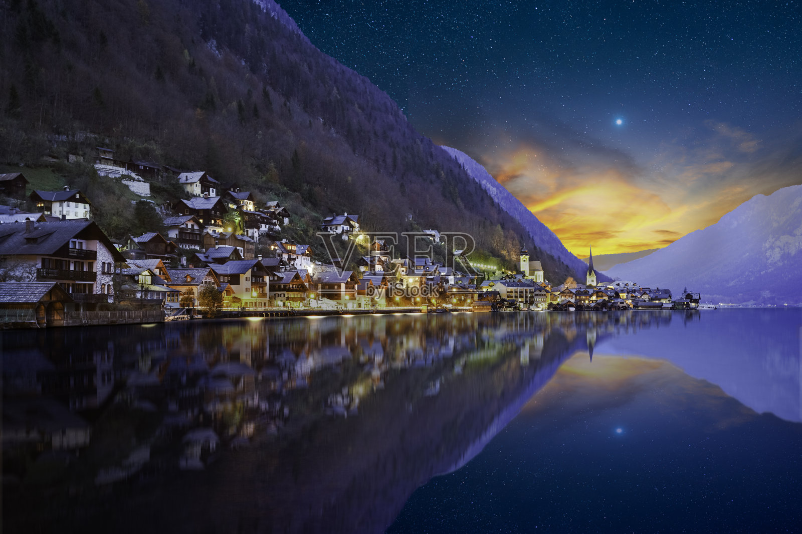 奥地利哈尔斯塔特村夜晚星空下的星星照片摄影图片