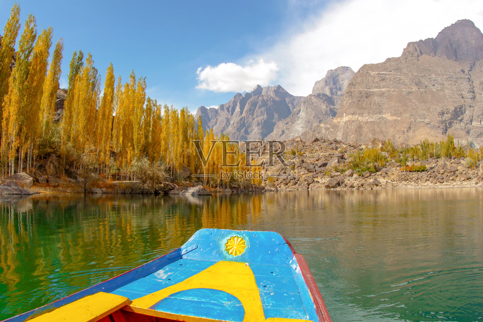 巴基斯坦吉尔吉特-巴尔蒂斯坦的秋天照片摄影图片