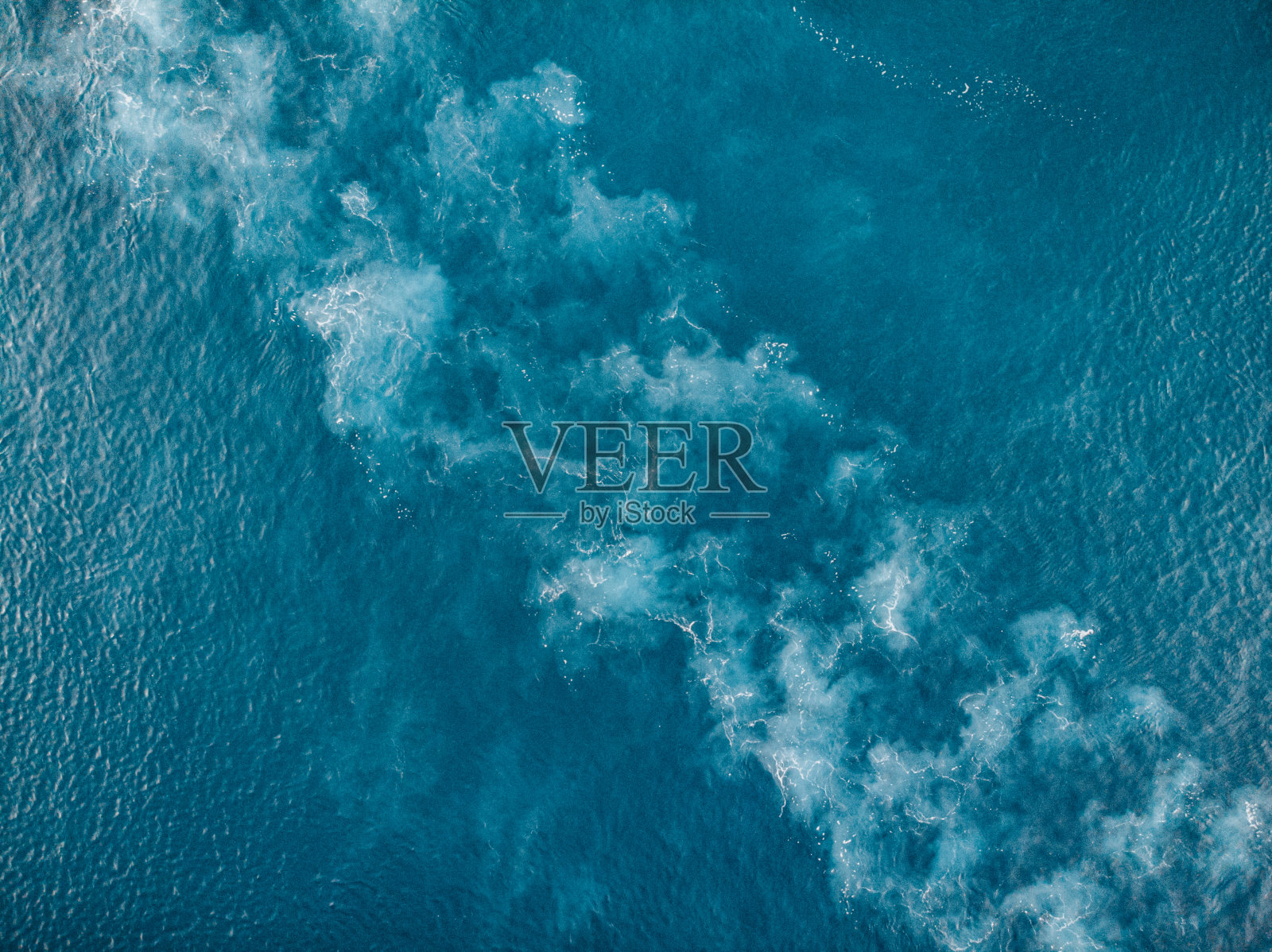 水面鸟瞰图踪迹照片摄影图片