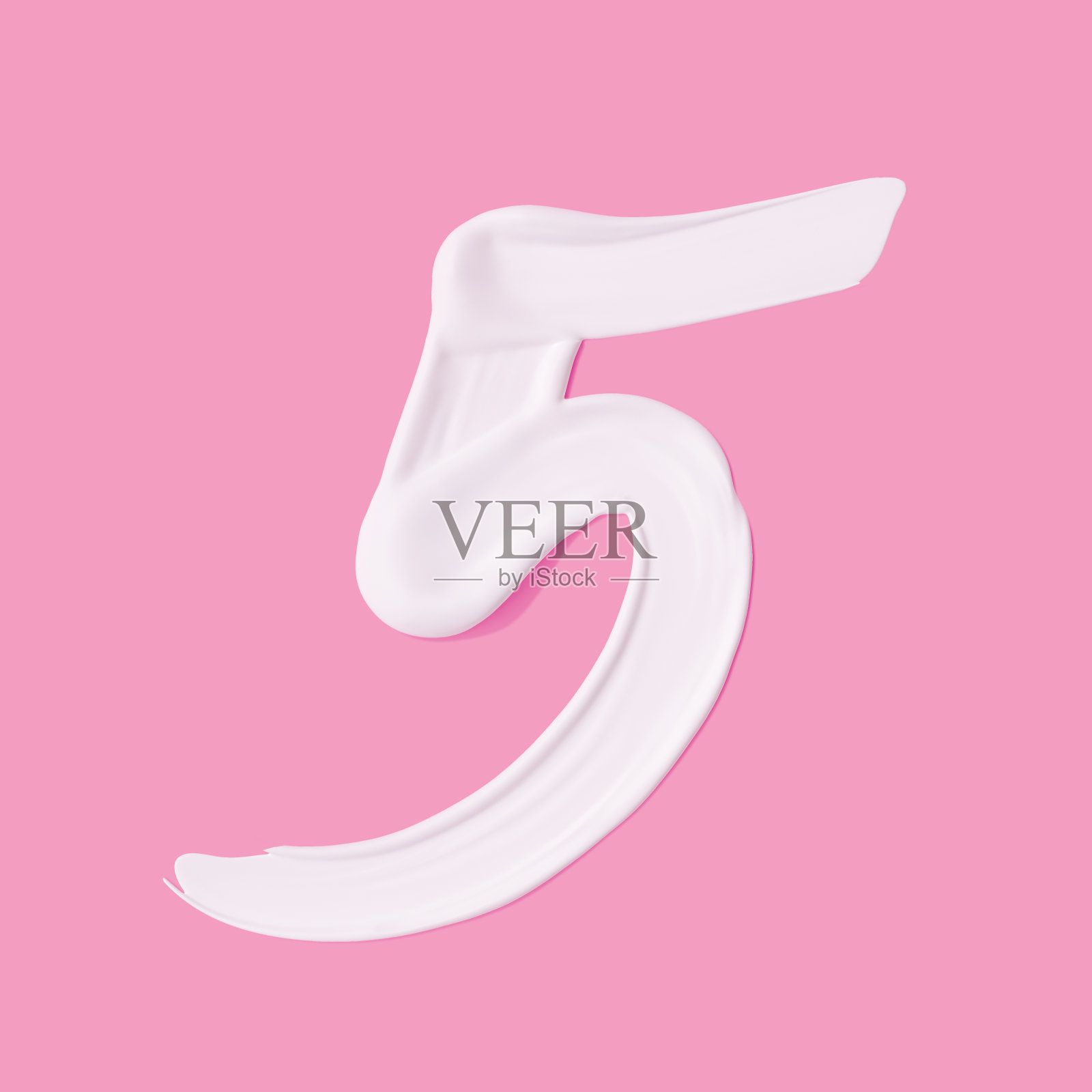 数字5。化妆品白色奶油涂抹五号油漆笔划孤立在粉红色的背景。三维渲染照片摄影图片