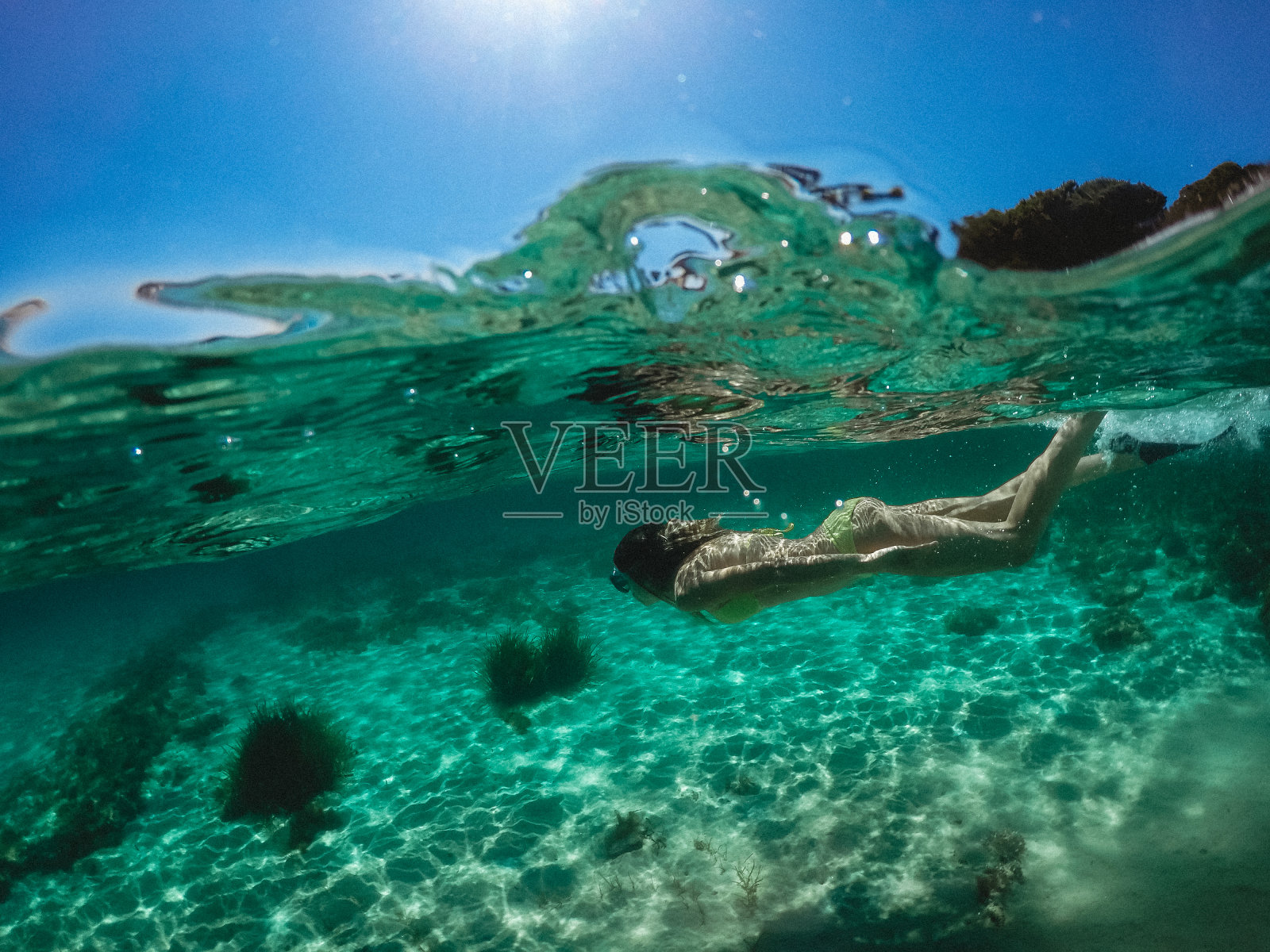 女人浮潜照片摄影图片