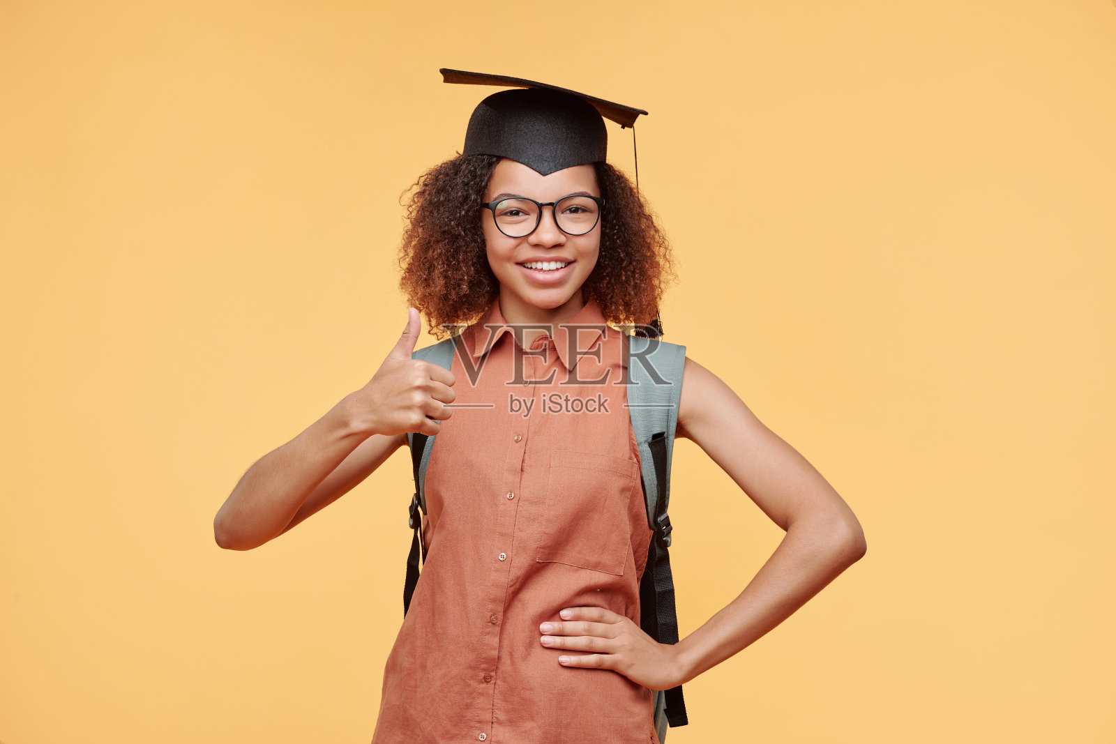 黑色的研究生照片摄影图片