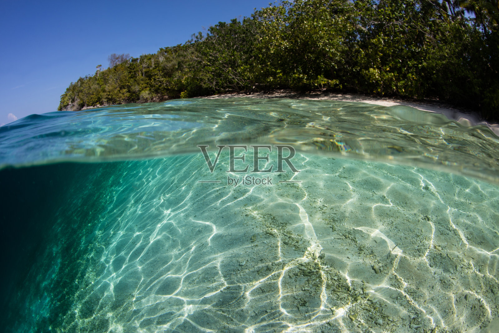 印度尼西亚的沙滩,阳光和热带岛屿照片摄影图片