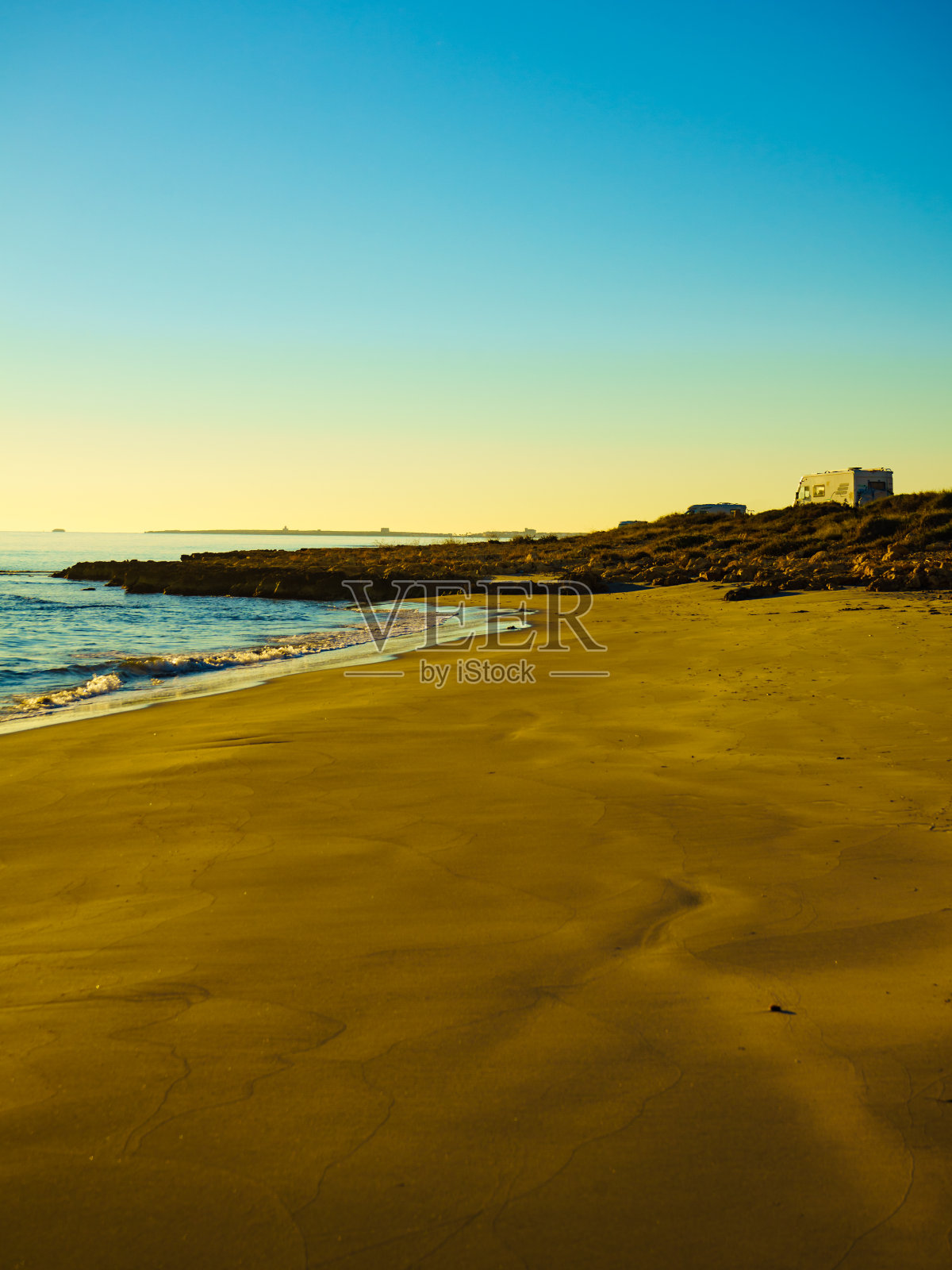 在海滩上露营,在大自然中露营照片摄影图片