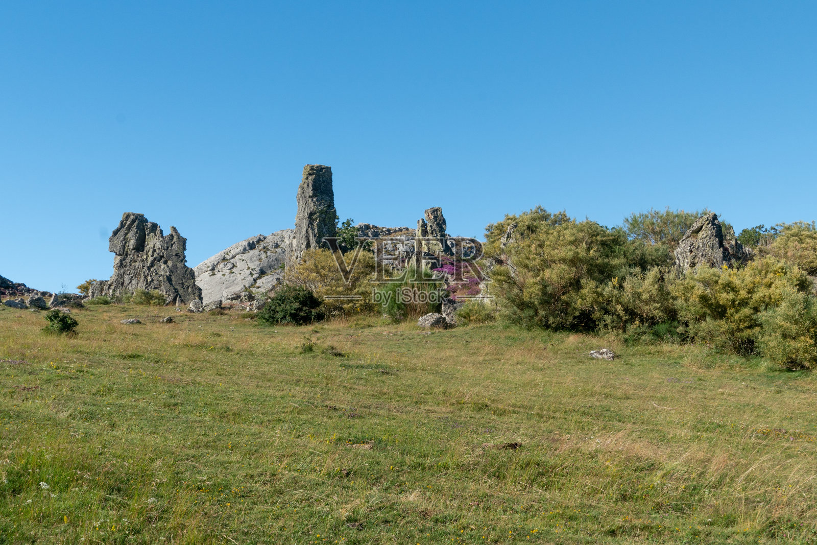 通过Peña Tremaya的徒步路线。Palencia。西班牙照片摄影图片