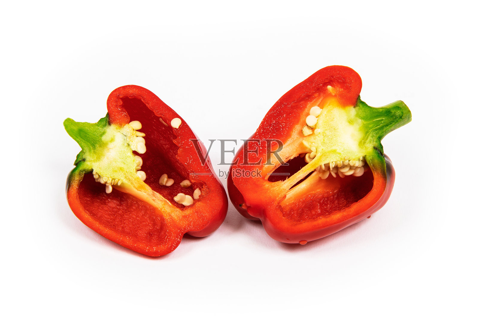 本地种植的深红色辣椒分离在白色上照片摄影图片