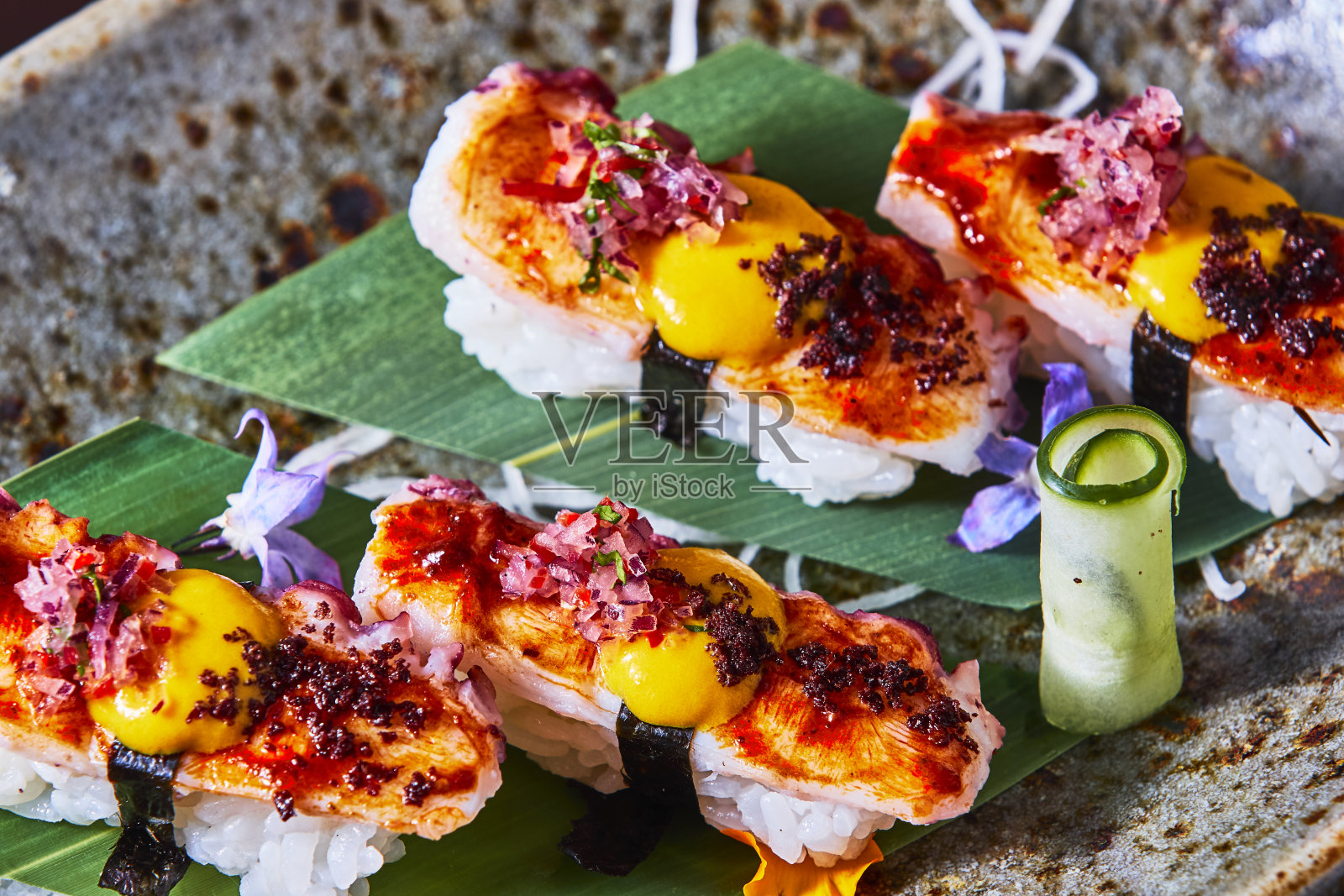 寿司片。照片摄影图片