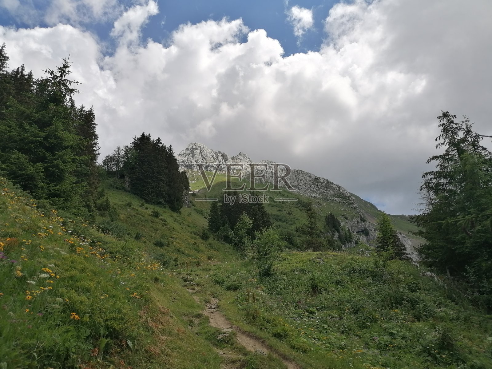 -萨沃里的山照片摄影图片