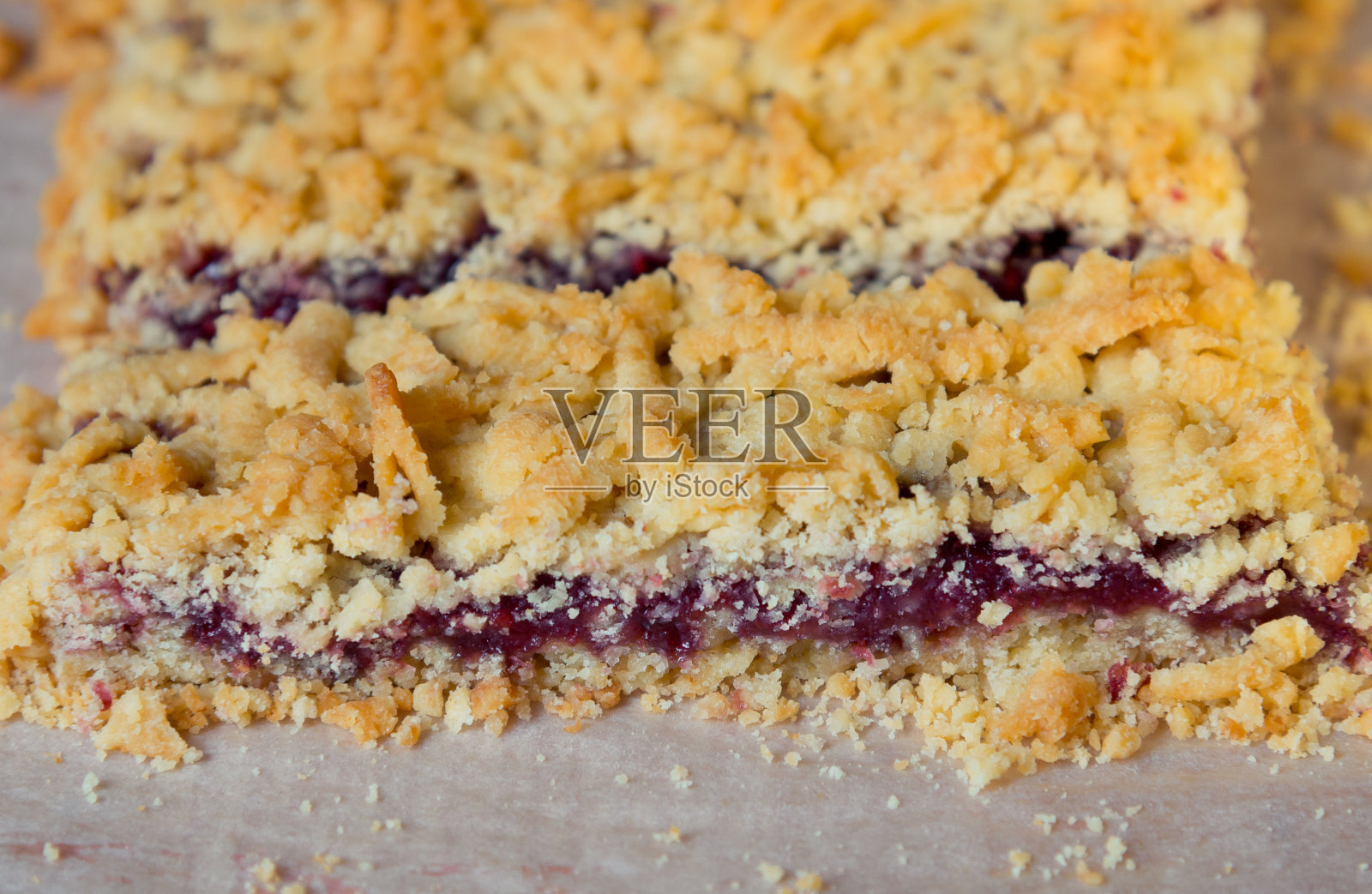 家有果酱甜蛋糕照片摄影图片