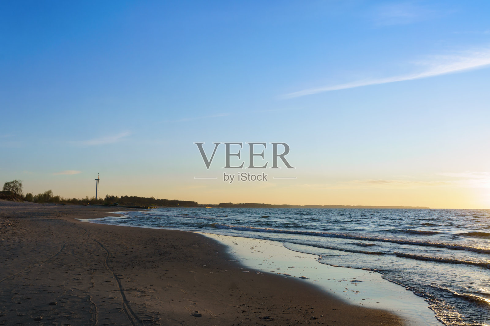 日落在海上,日出在波罗的海海岸照片摄影图片