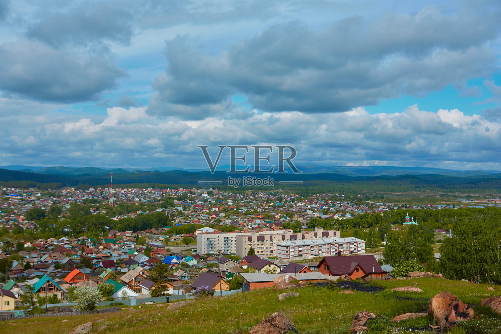 米萨老城区的景色。它位于城市的南部。在背景中,你可以看到南部乌拉尔山脉照片摄影图片