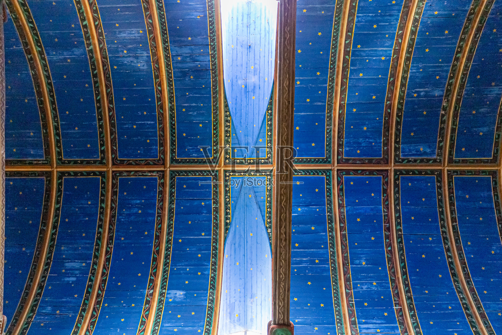 布列塔尼的莫莱克斯教堂的拱顶照片摄影图片