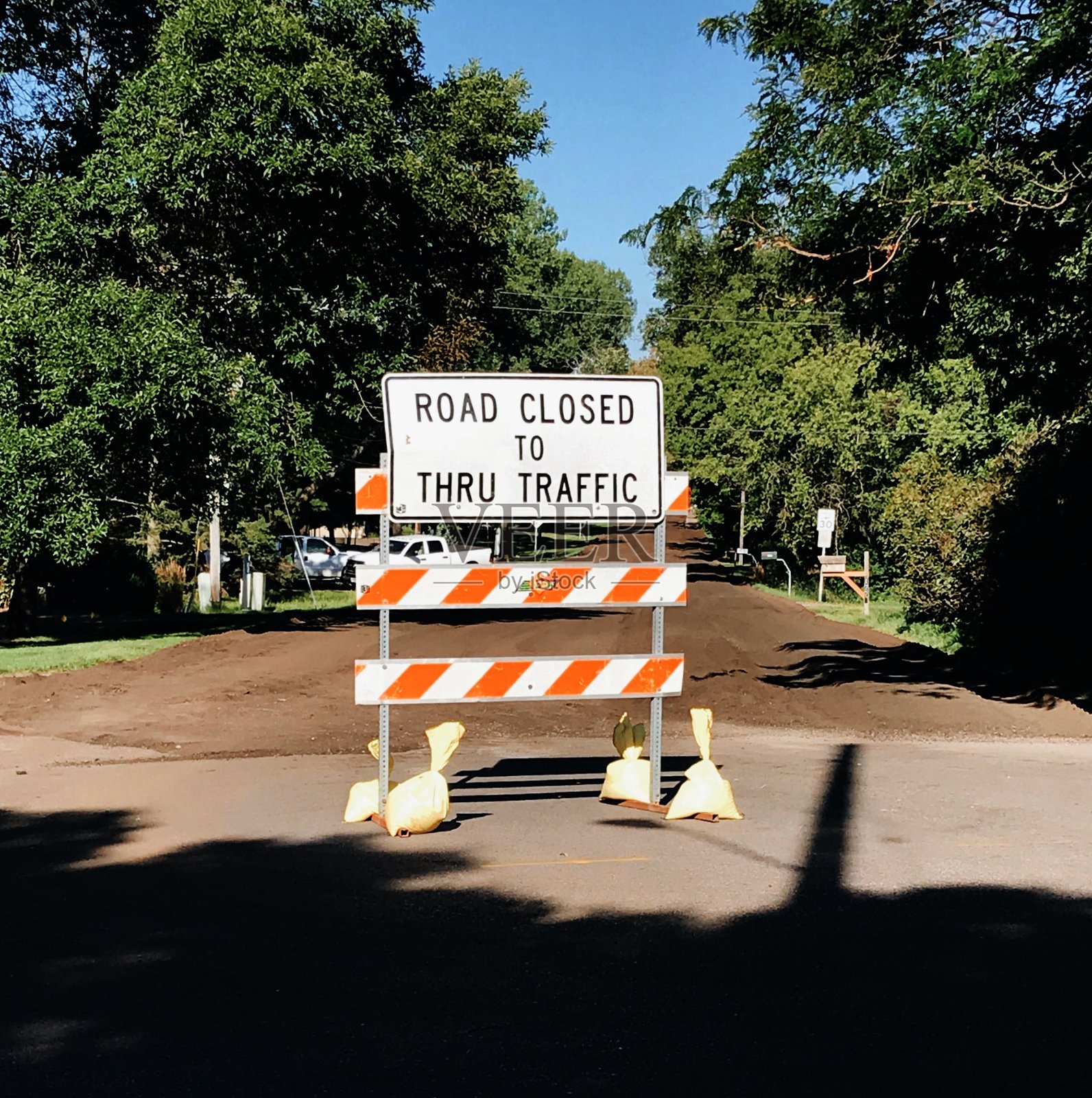 道路施工封闭照片摄影图片