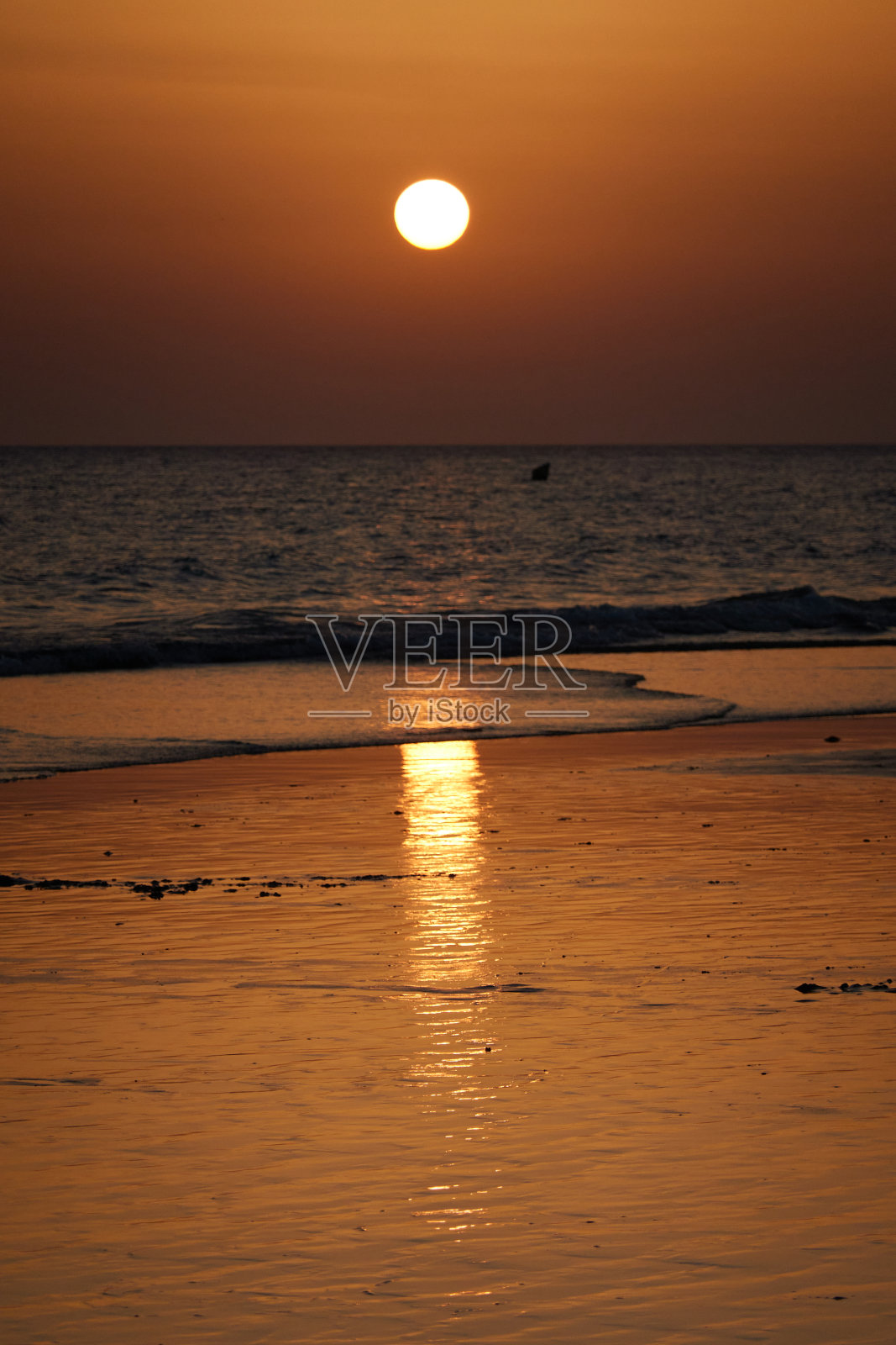 Palmar de Vejer de la Frontera海滩上的日落。加的斯。安达卢西亚。西班牙照片摄影图片