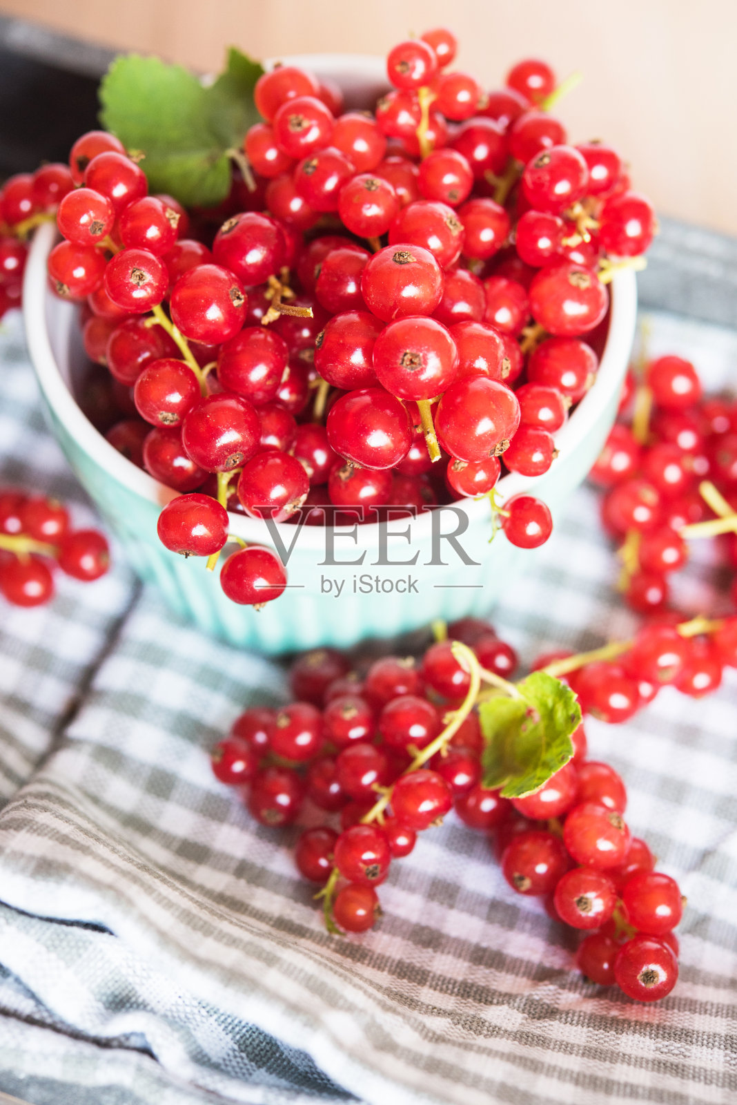 新鲜红醋栗浆果高视角照片摄影图片