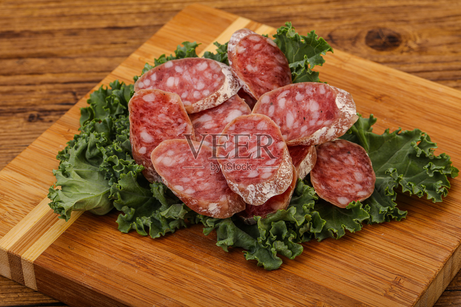 伊比利亚猪肉富埃特香肠片照片摄影图片