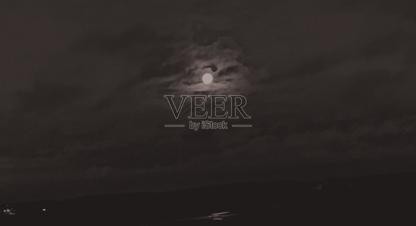 今晚寂寞吗?照片摄影图片