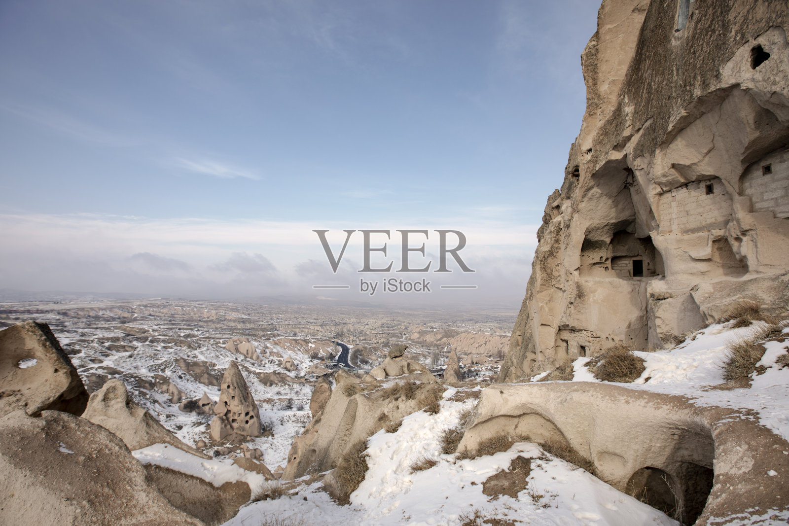卡帕多西亚土耳其古代火山岩冬季景观照片摄影图片