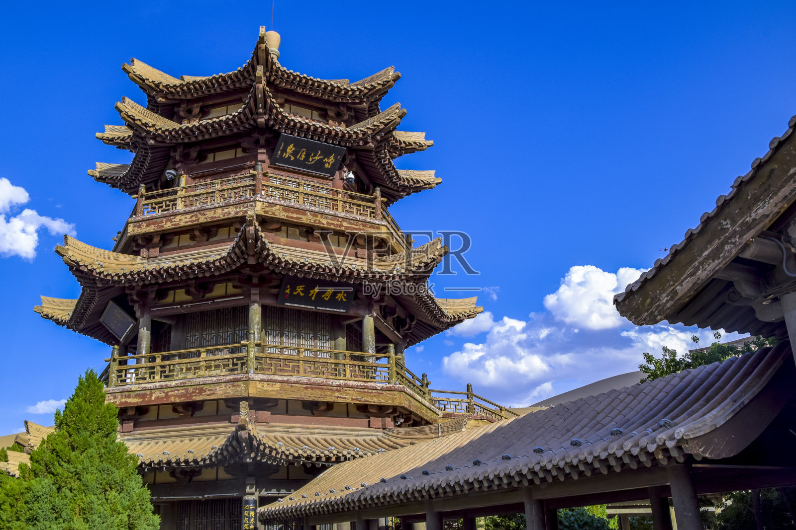 敦煌新月形湖照片摄影图片