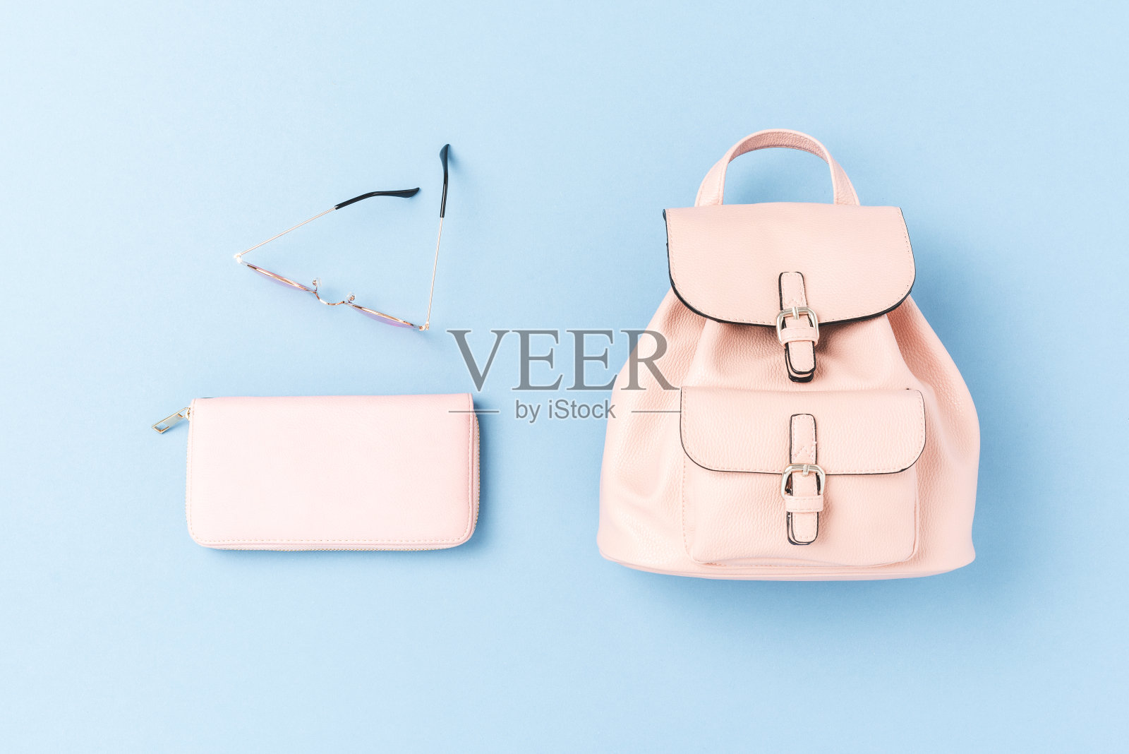 女装配件的收藏。俯视图照片摄影图片