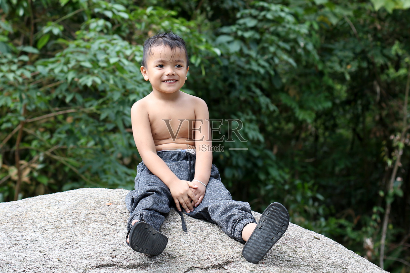 穆斯林男孩照片摄影图片