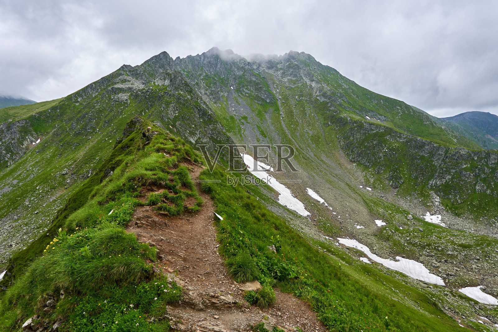 山里的夏天照片摄影图片