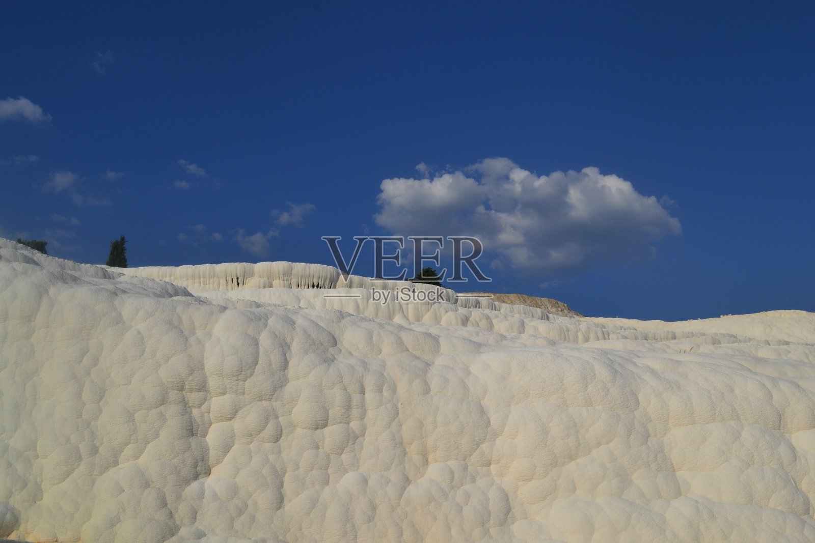 美丽的白色自然地质形成在Pamukkale照片摄影图片