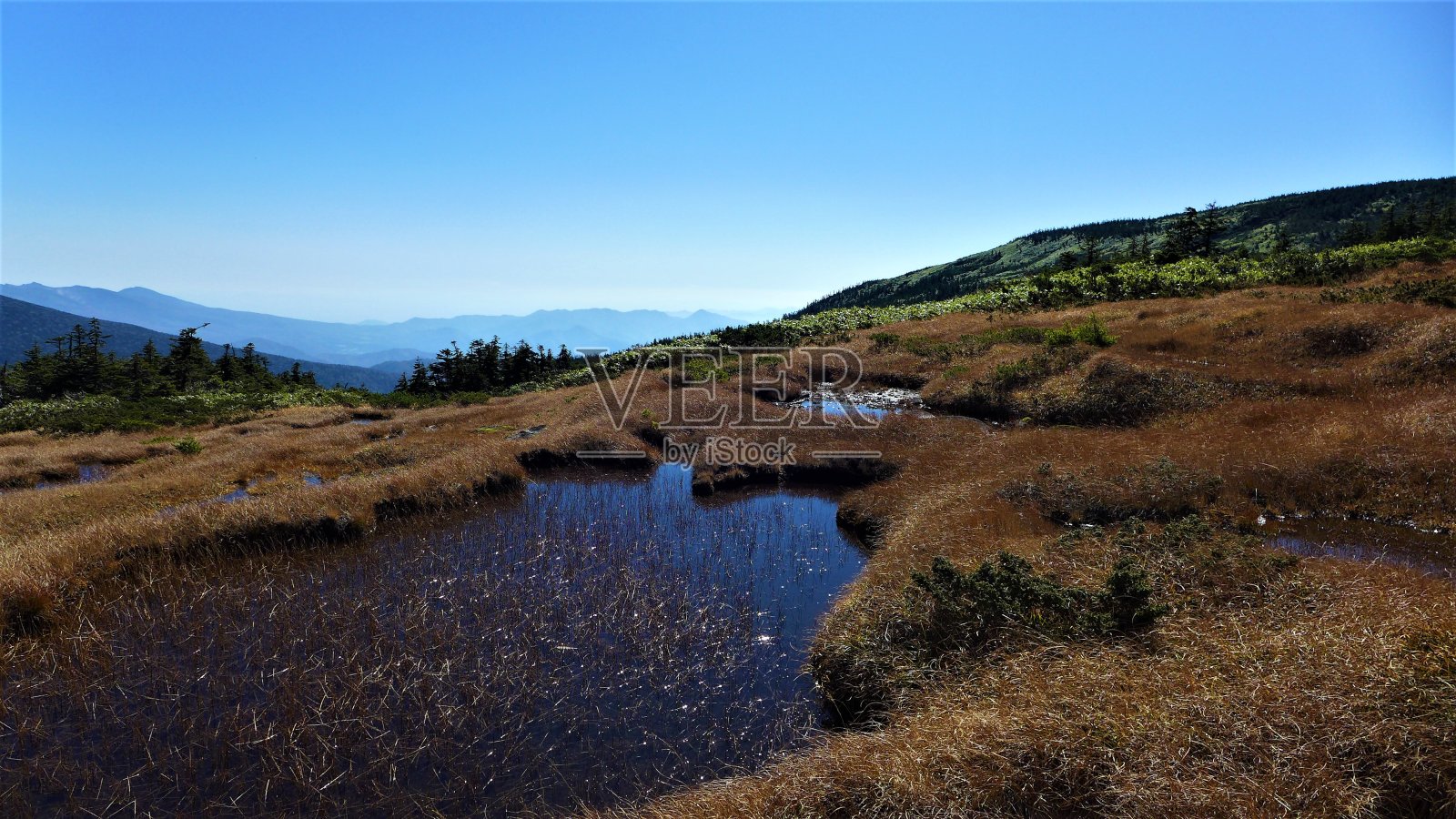 横跨日本福岛和山形的西津山(西津山)照片摄影图片