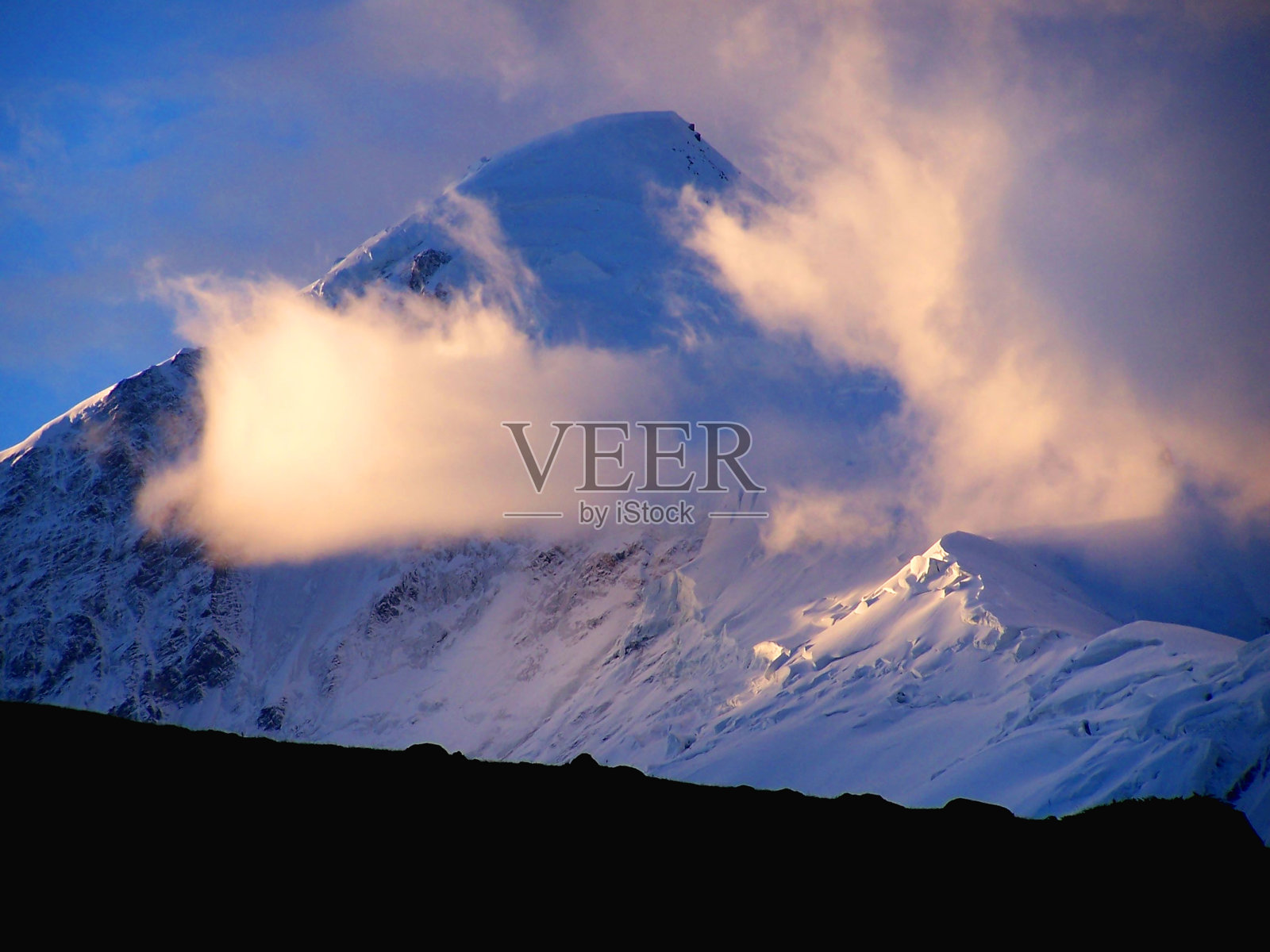 巴基斯坦的山脉和山峰照片摄影图片
