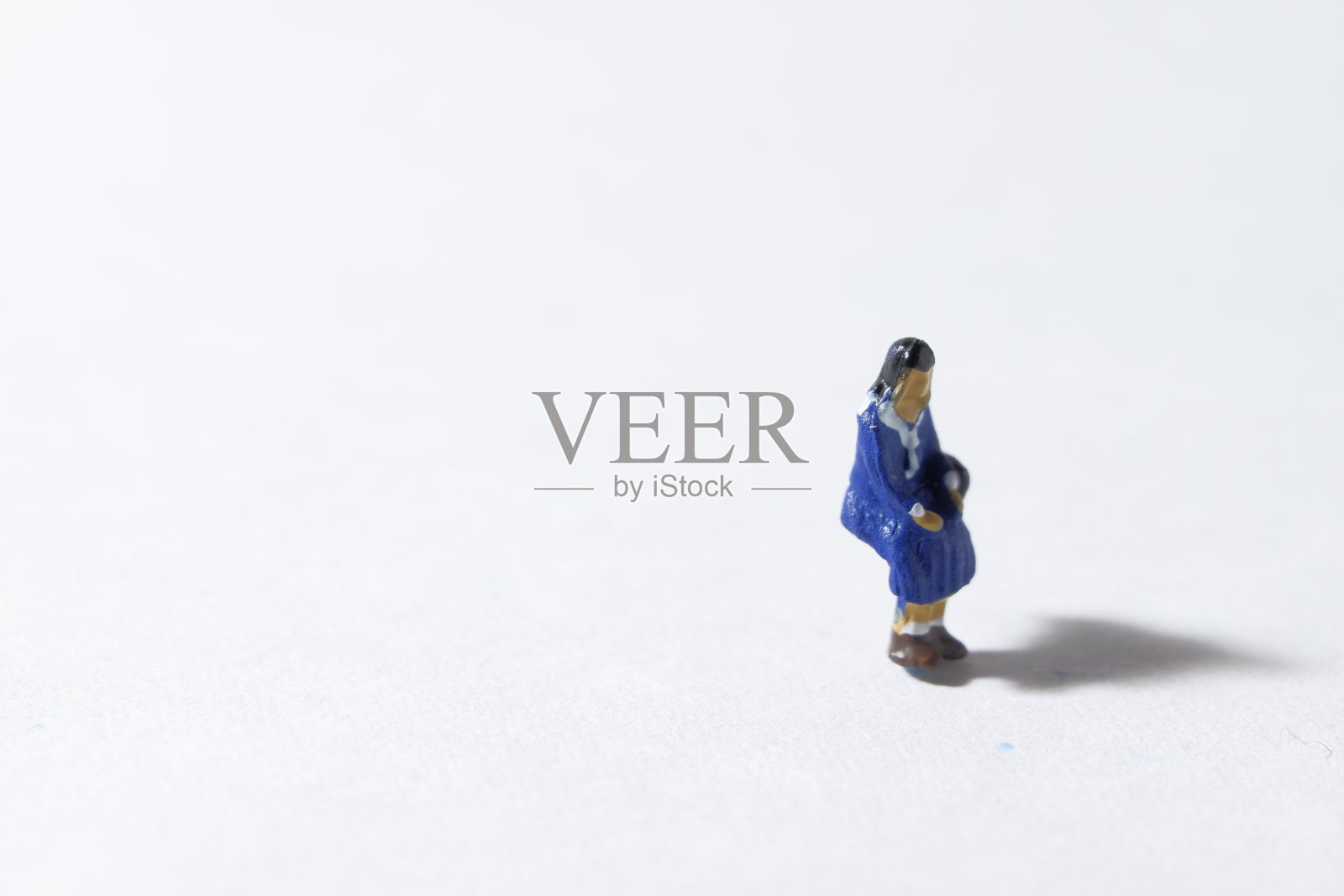 一个高中女孩用轮椅训练她的身体照片摄影图片