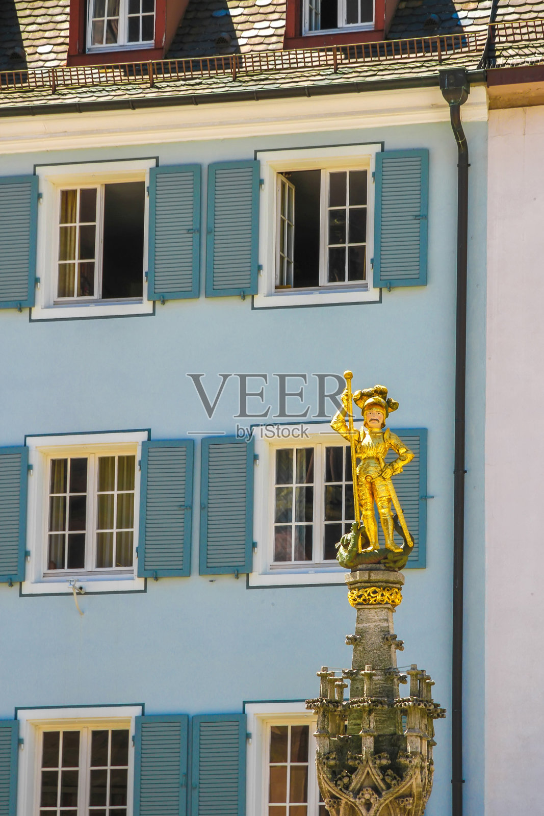 布雷斯高弗莱堡的圣乔治雕像照片摄影图片