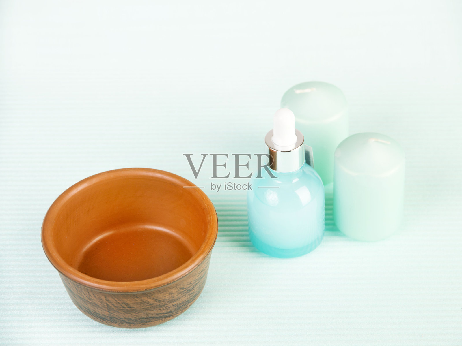 美容配方的空陶器容器照片摄影图片