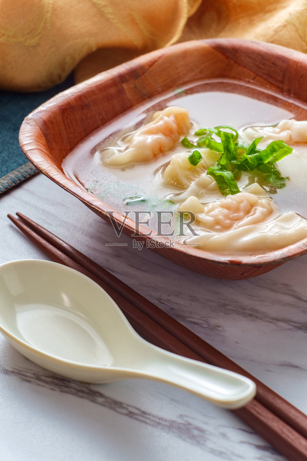 中国虾馄饨汤照片摄影图片