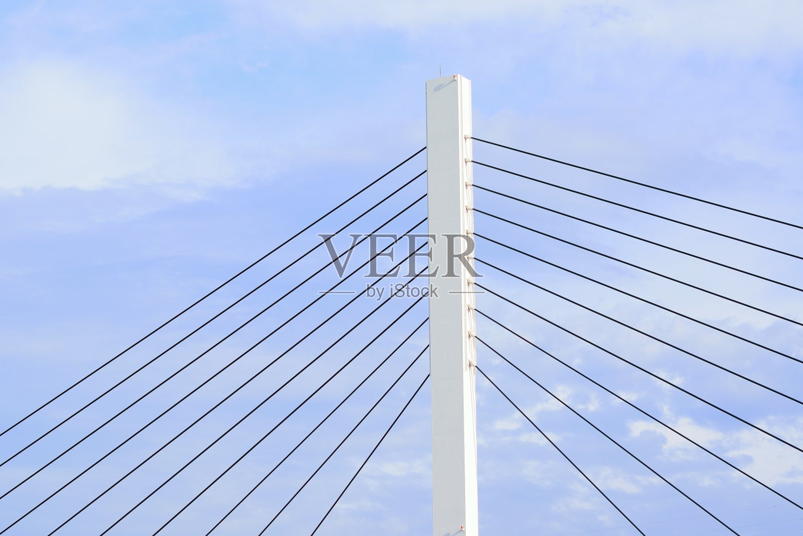 坚固悬索桥的建筑细节照片摄影图片