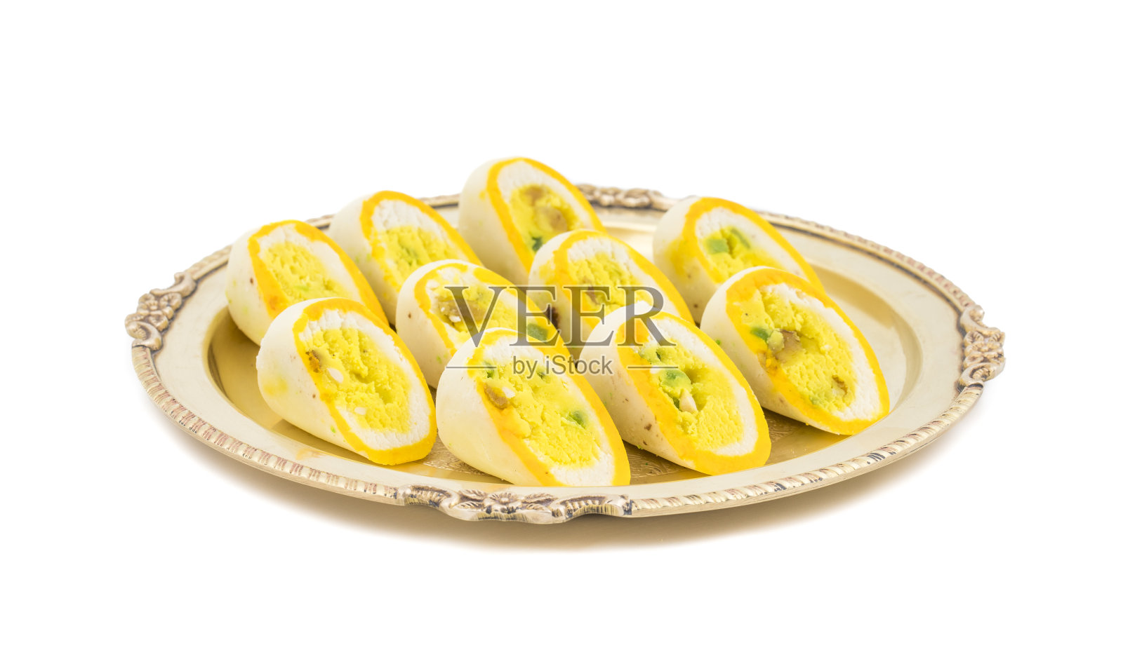 白色背景上的印度甜品玛瓦·巴菲照片摄影图片