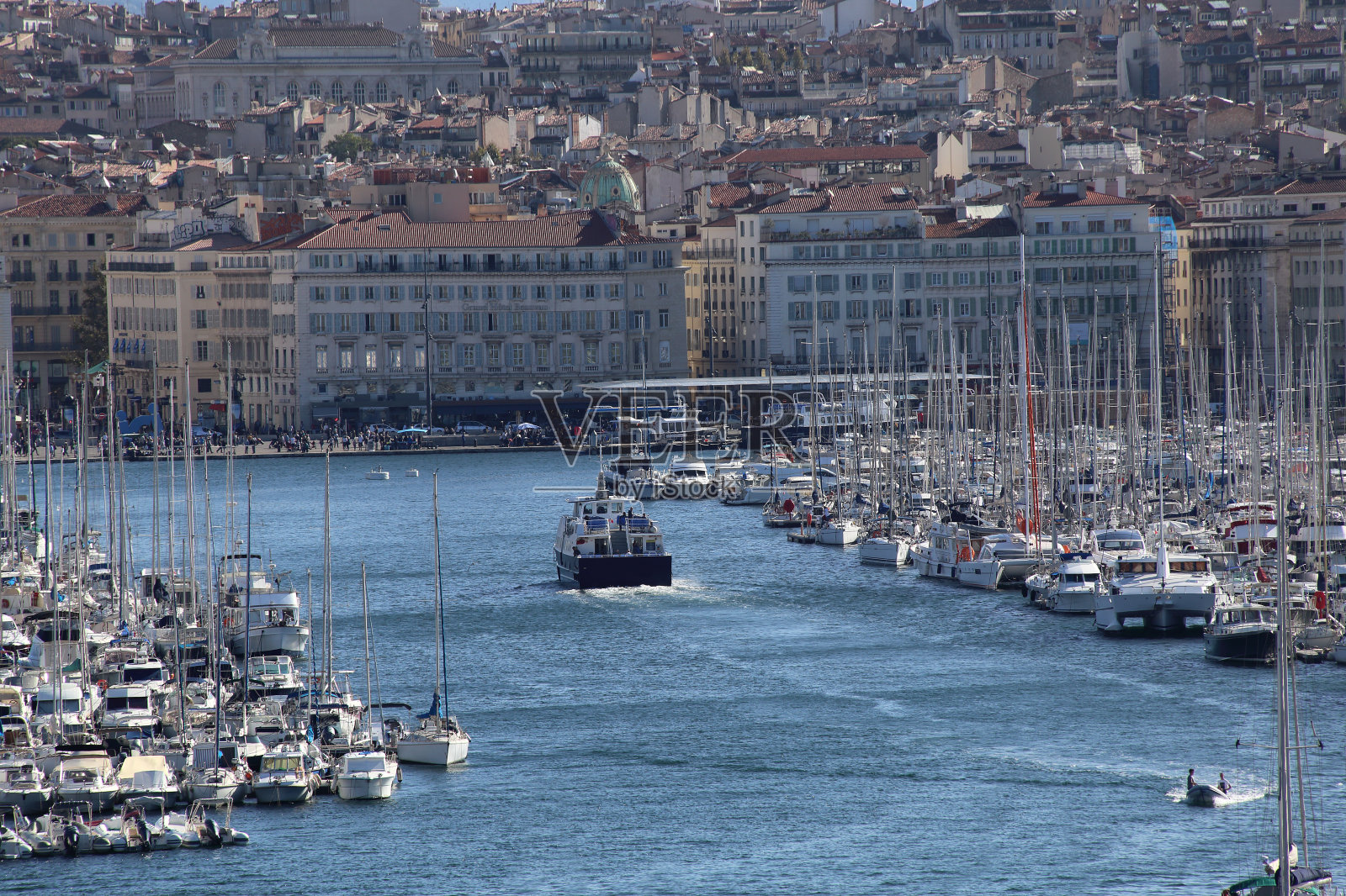 法国马赛老港口的船只照片摄影图片
