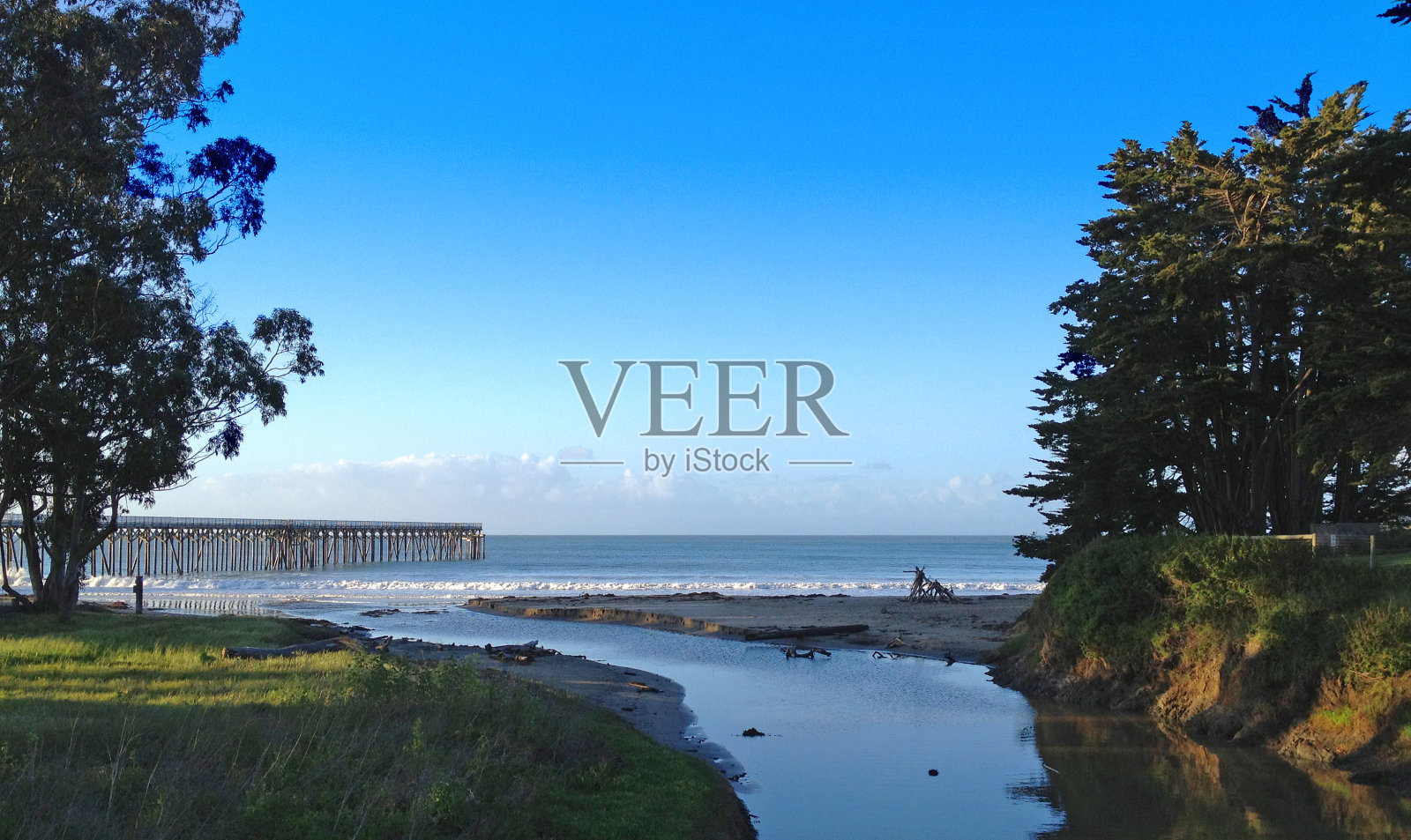 河口和圣西蒙码头照片摄影图片