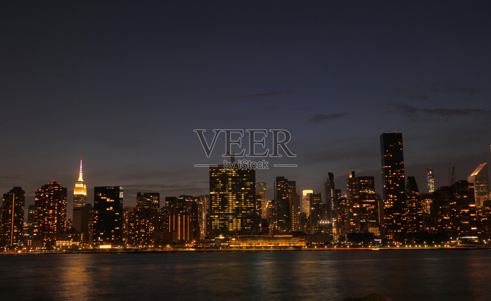 曼哈顿市中心的夜景照片摄影图片