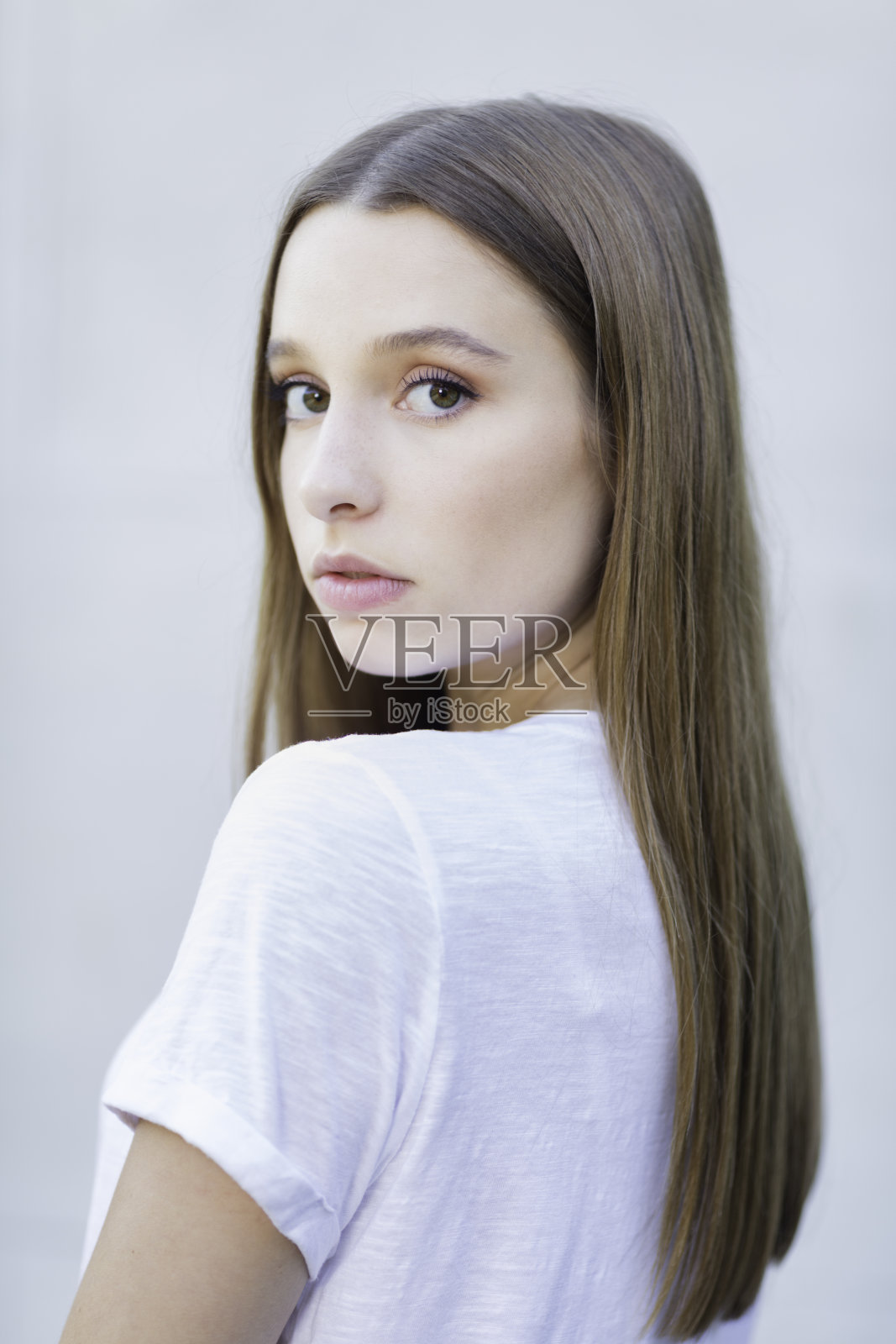 棕色眼睛的女孩照片摄影图片