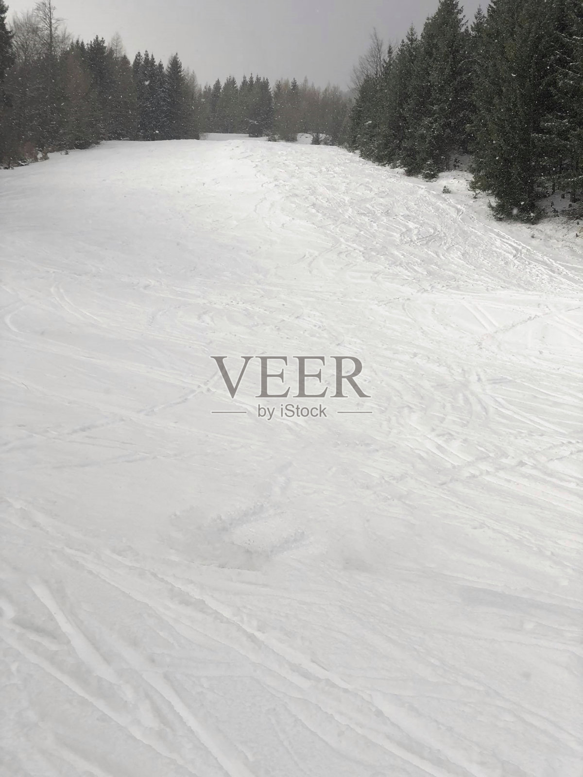 山上的滑雪道照片摄影图片