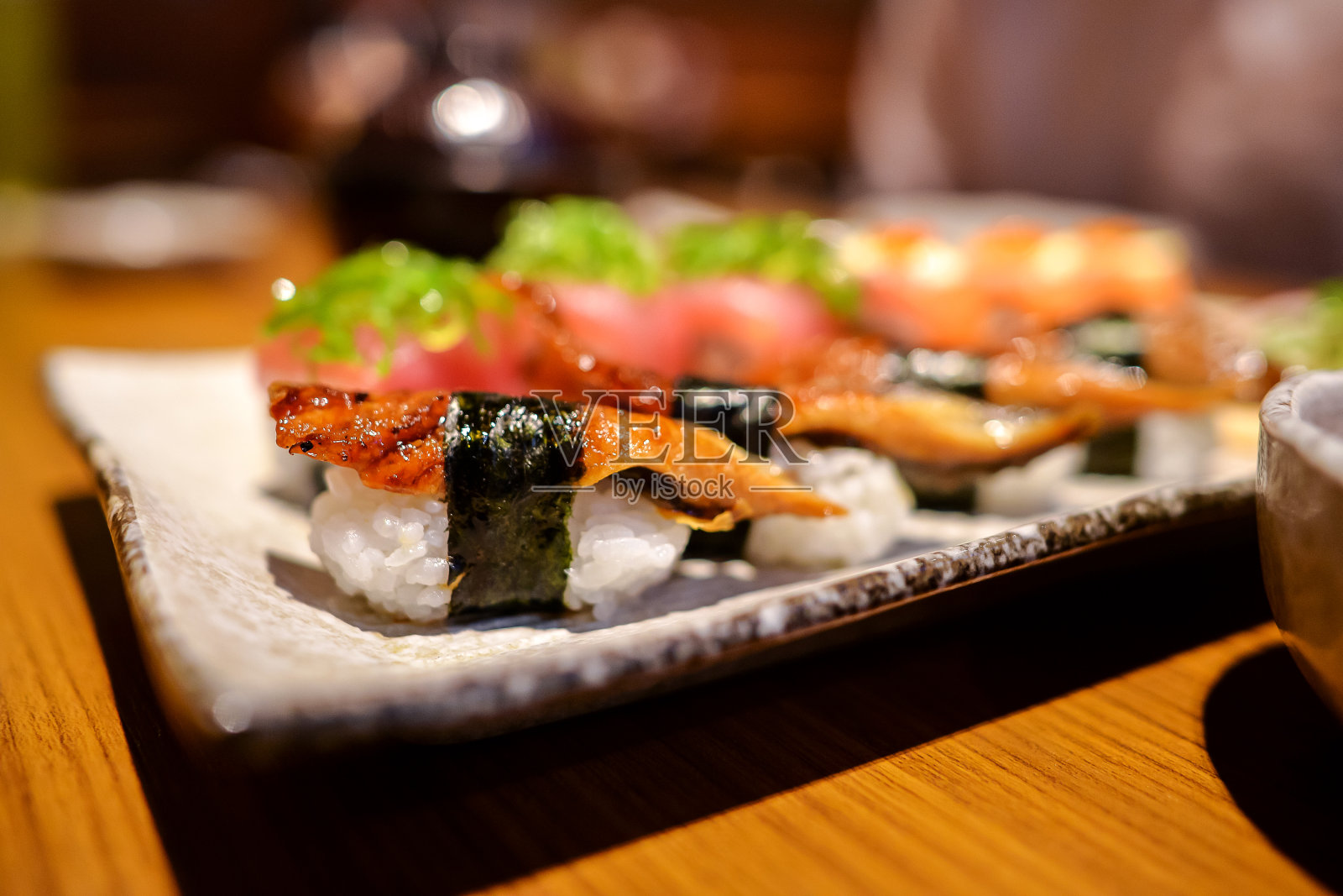 鳗鱼寿司——日本烤鳗鱼寿司照片摄影图片