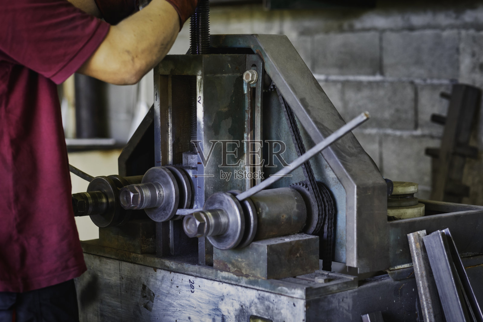 蓝领工人-金属焊工照片摄影图片