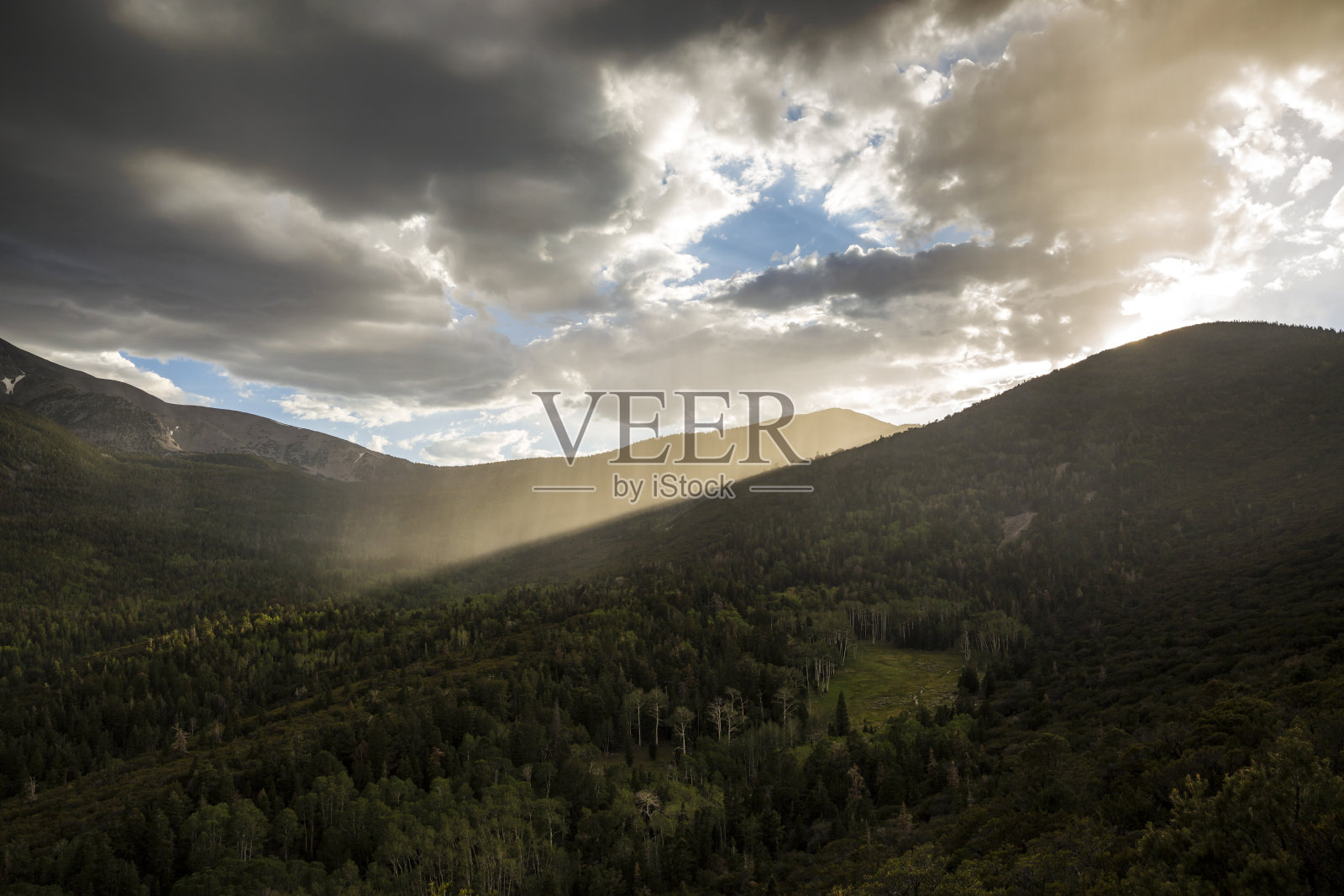大盆地国家公园的雷雨照片摄影图片