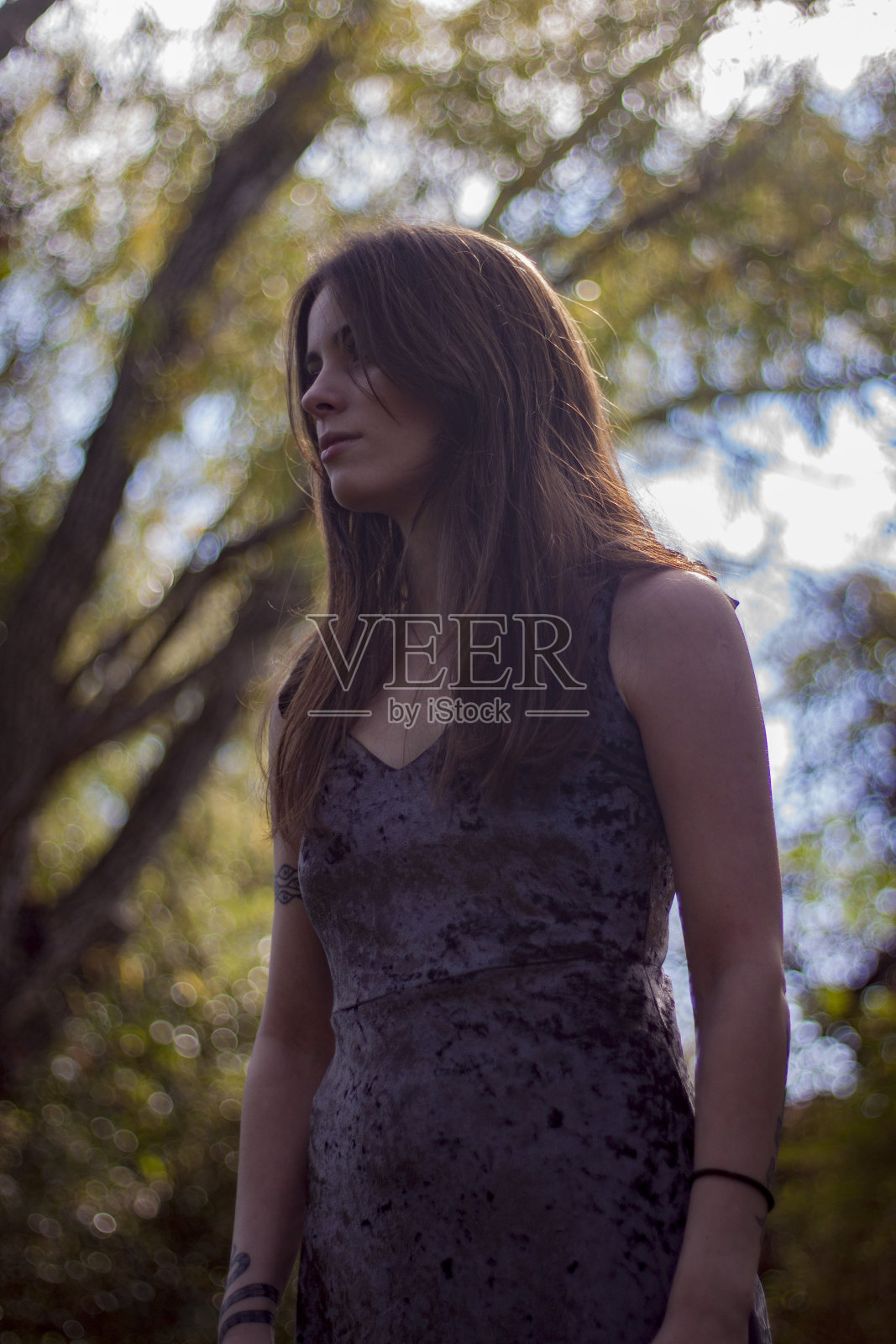 望向地平线照片摄影图片