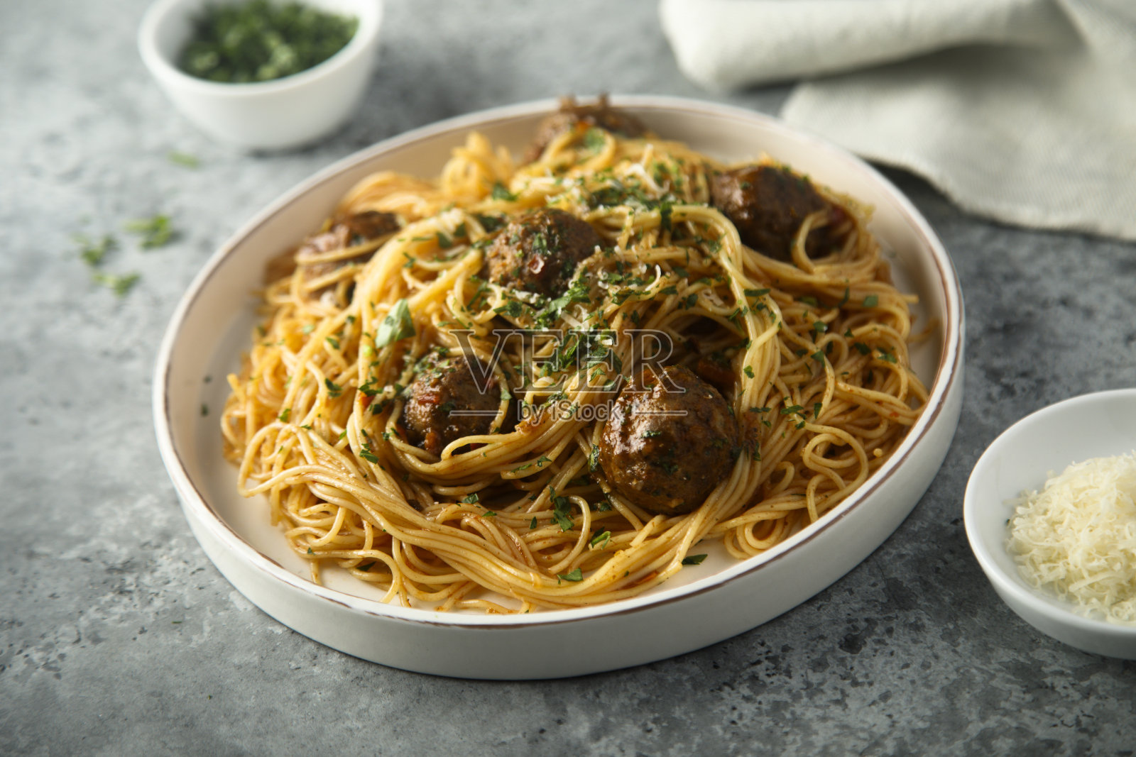 肉丸意大利面照片摄影图片