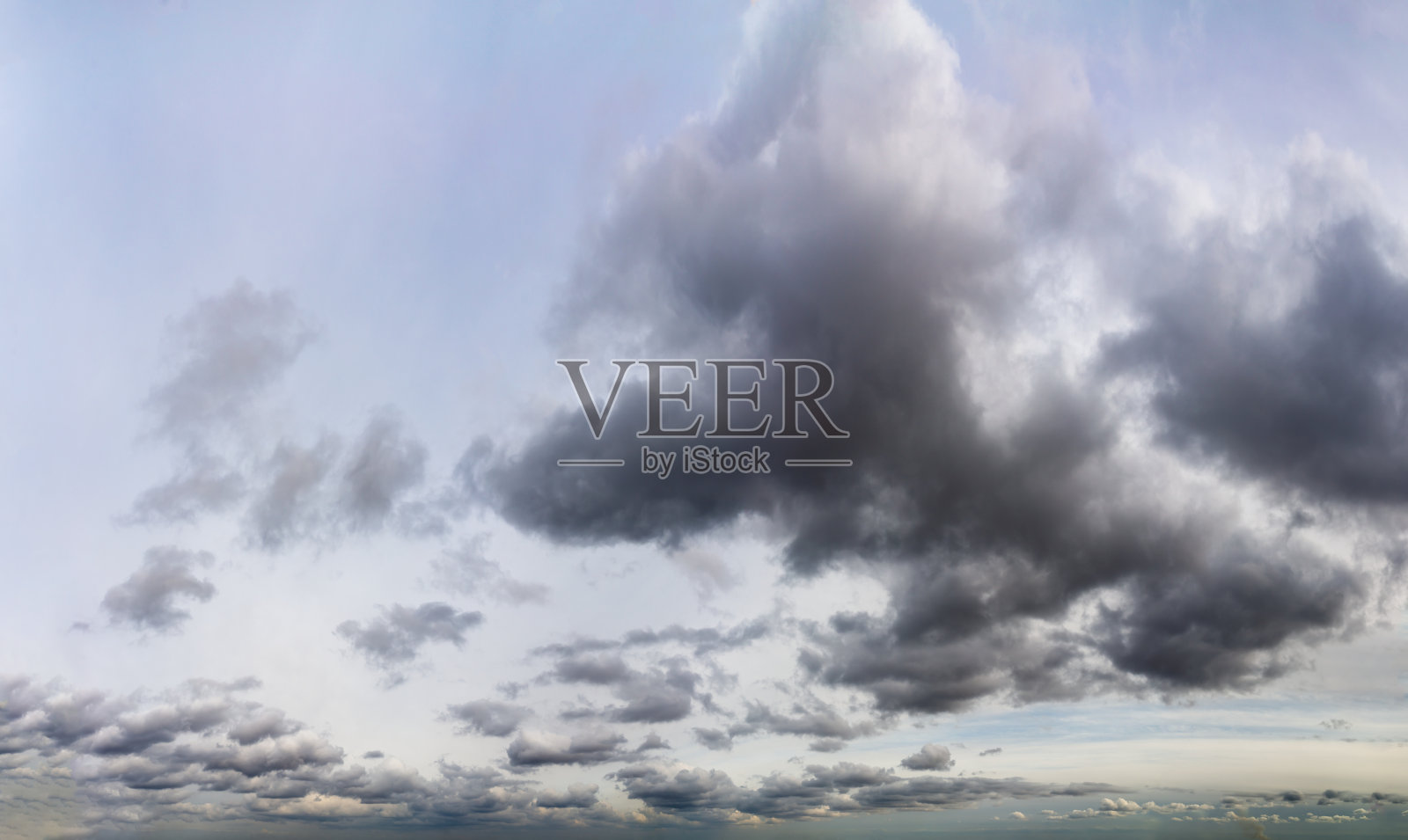 奇妙的黑暗雷雨云,天空全景照片摄影图片